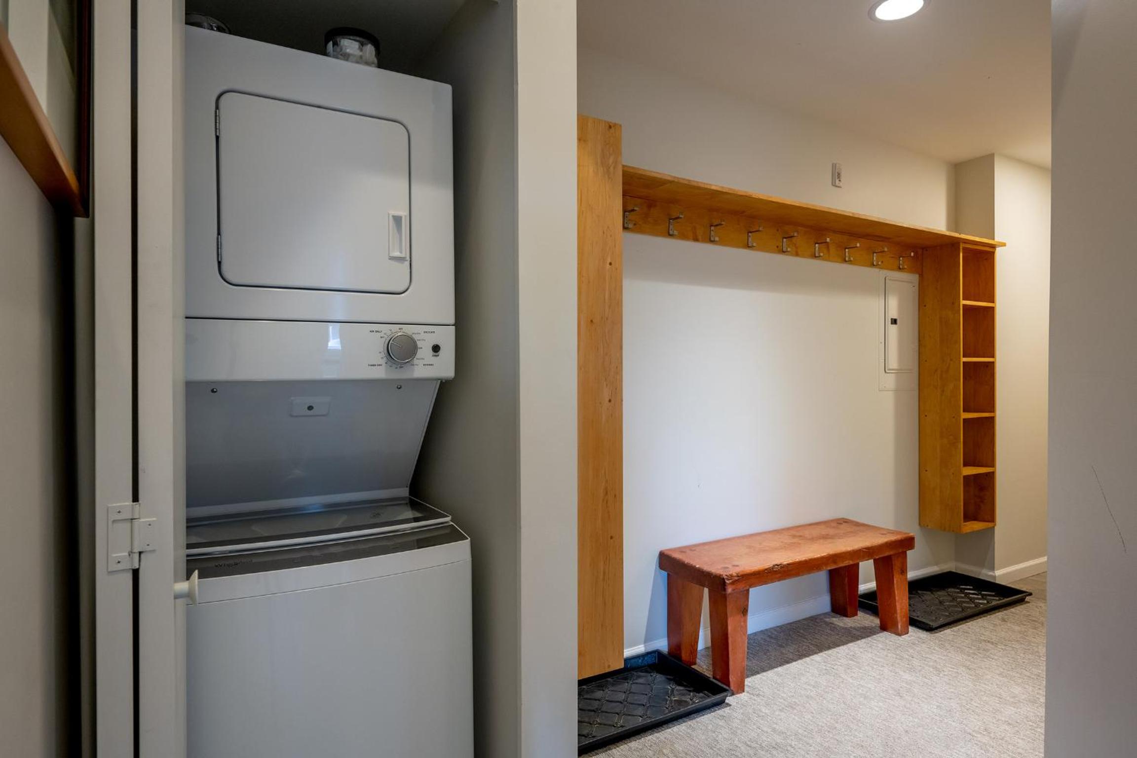 Deluxe 3 Bedroom In The Village With Exceptional Views Of Whistler And Blackcomb