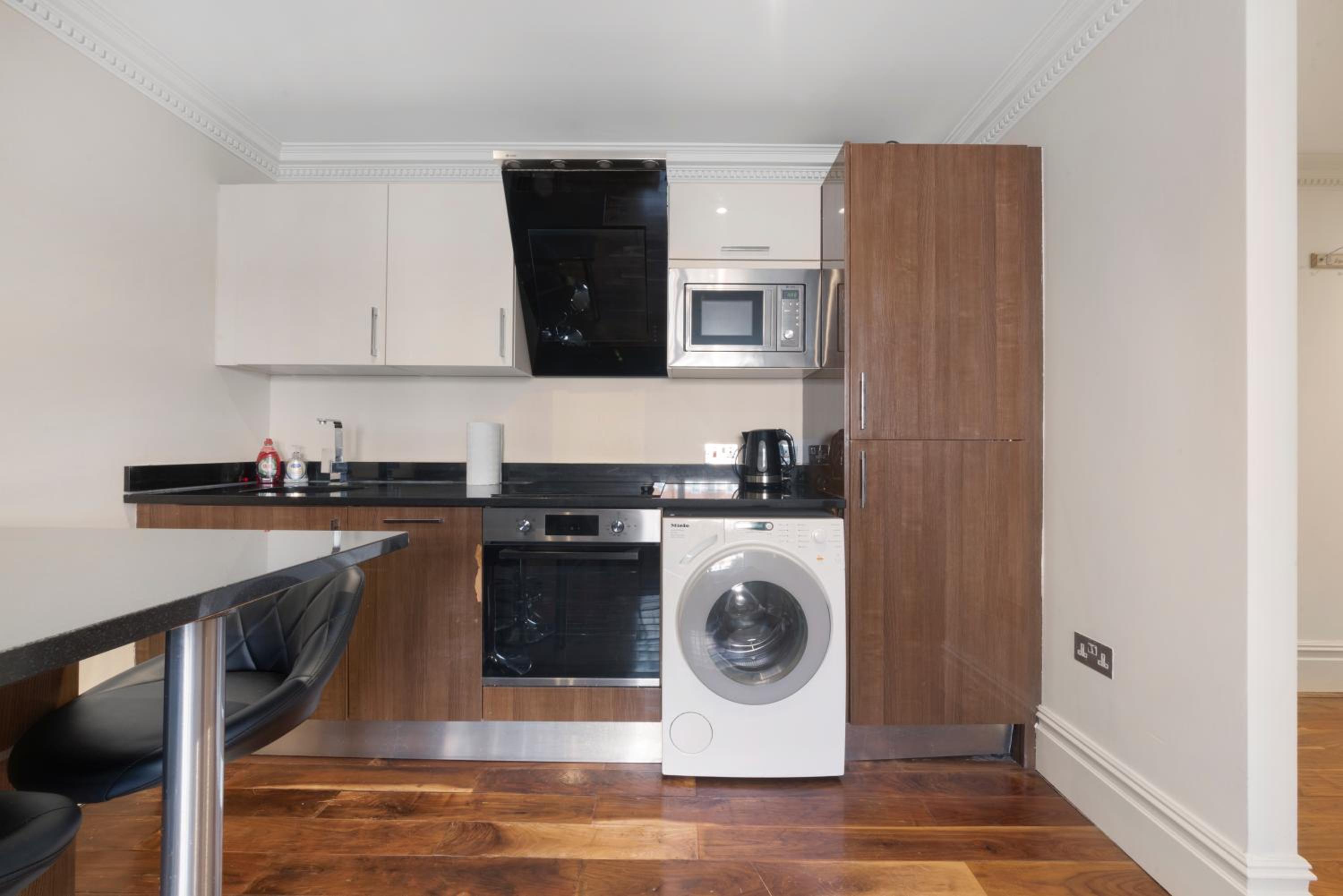 DeLux 1 bd Apt Regents Park NW8