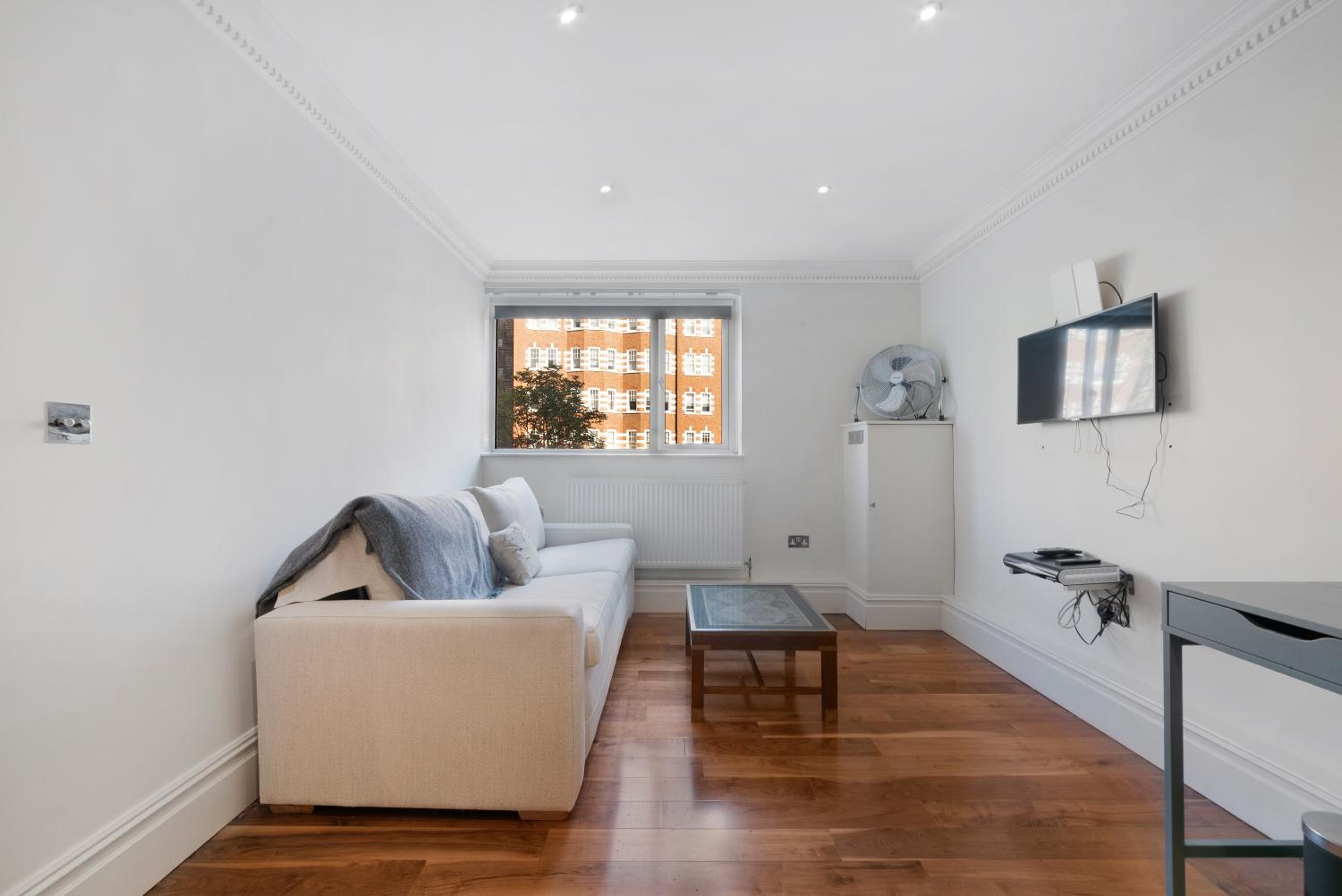 DeLux 1 bd Apt Regents Park NW8