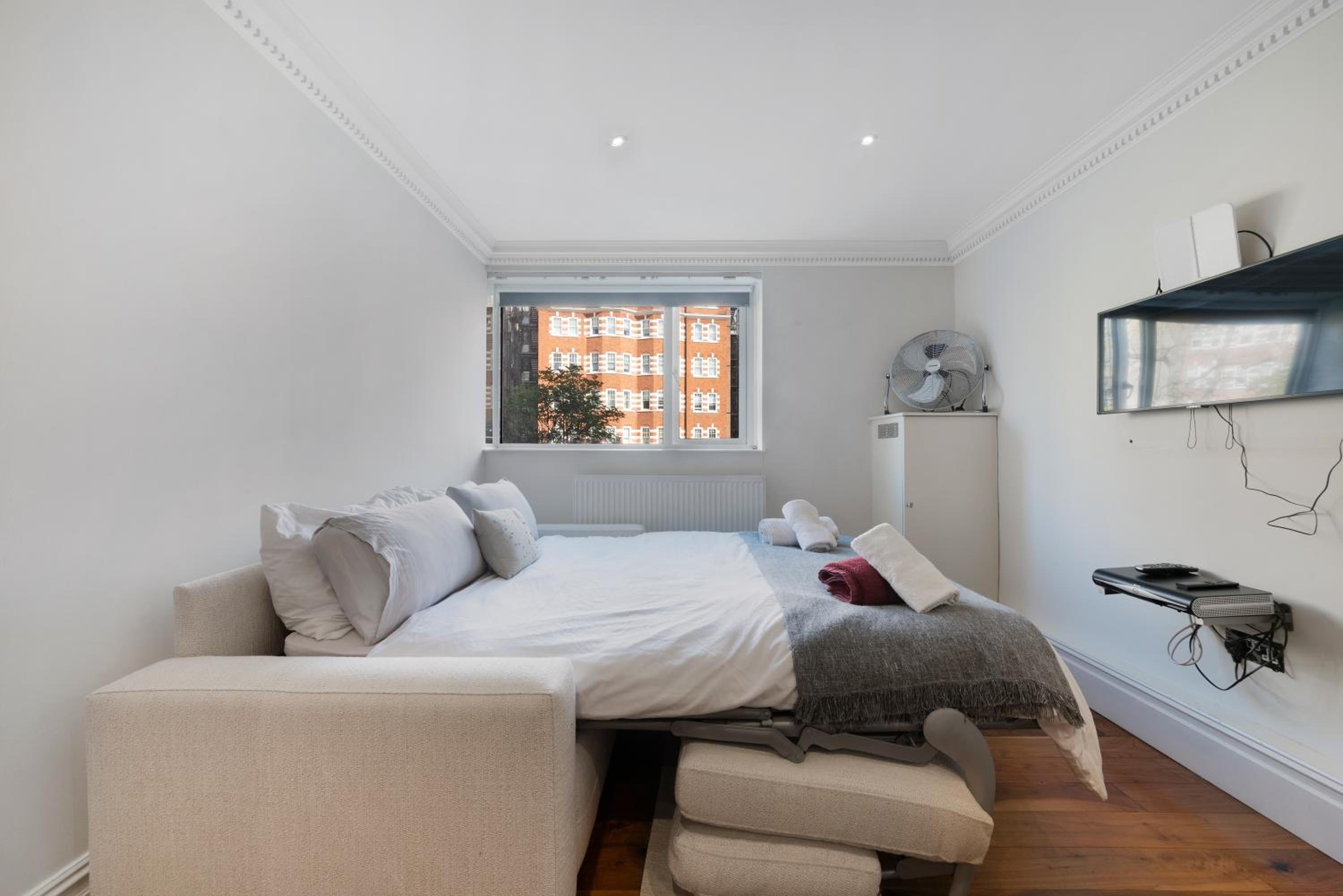 DeLux 1 bd Apt Regents Park NW8