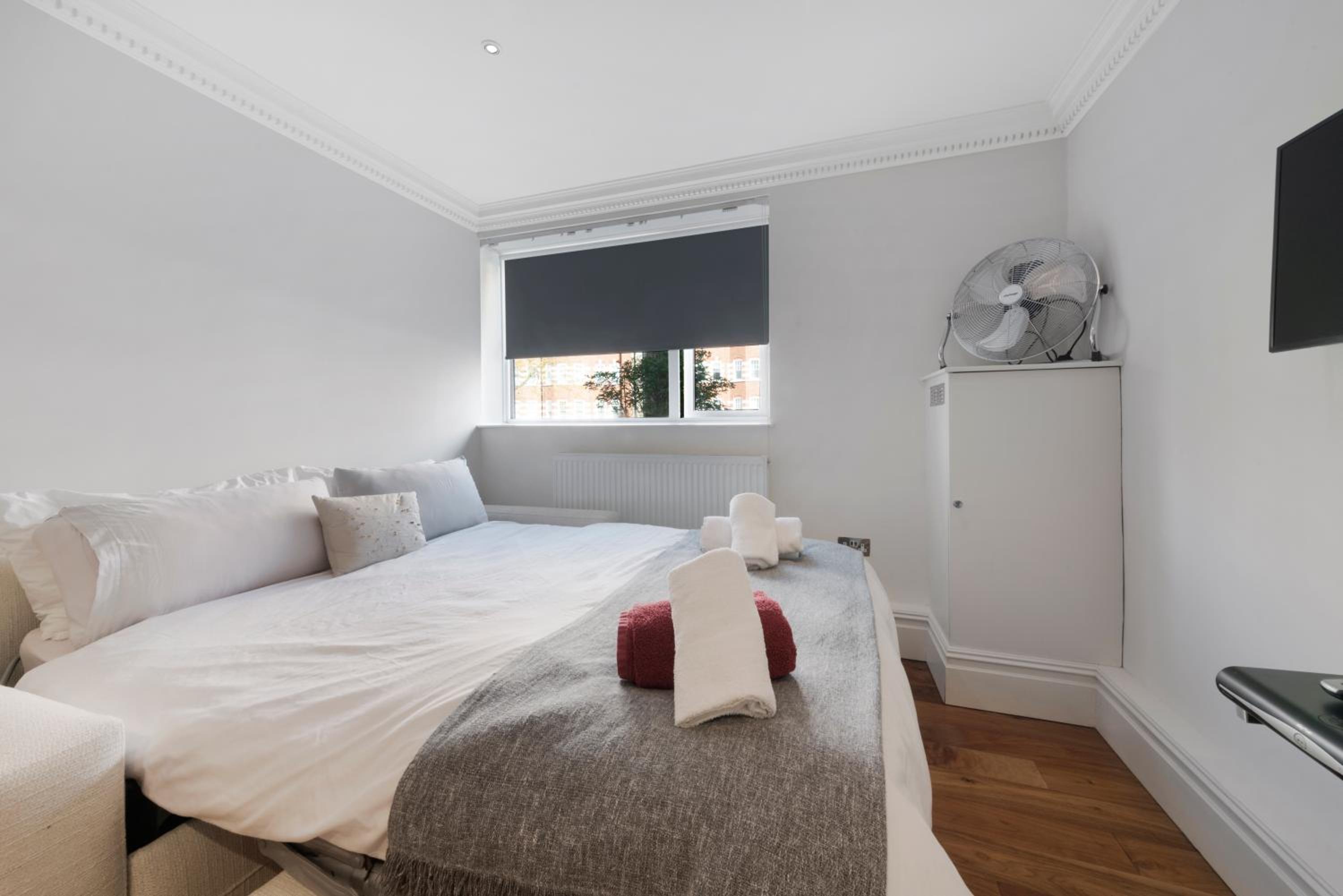 DeLux 1 bd Apt Regents Park NW8