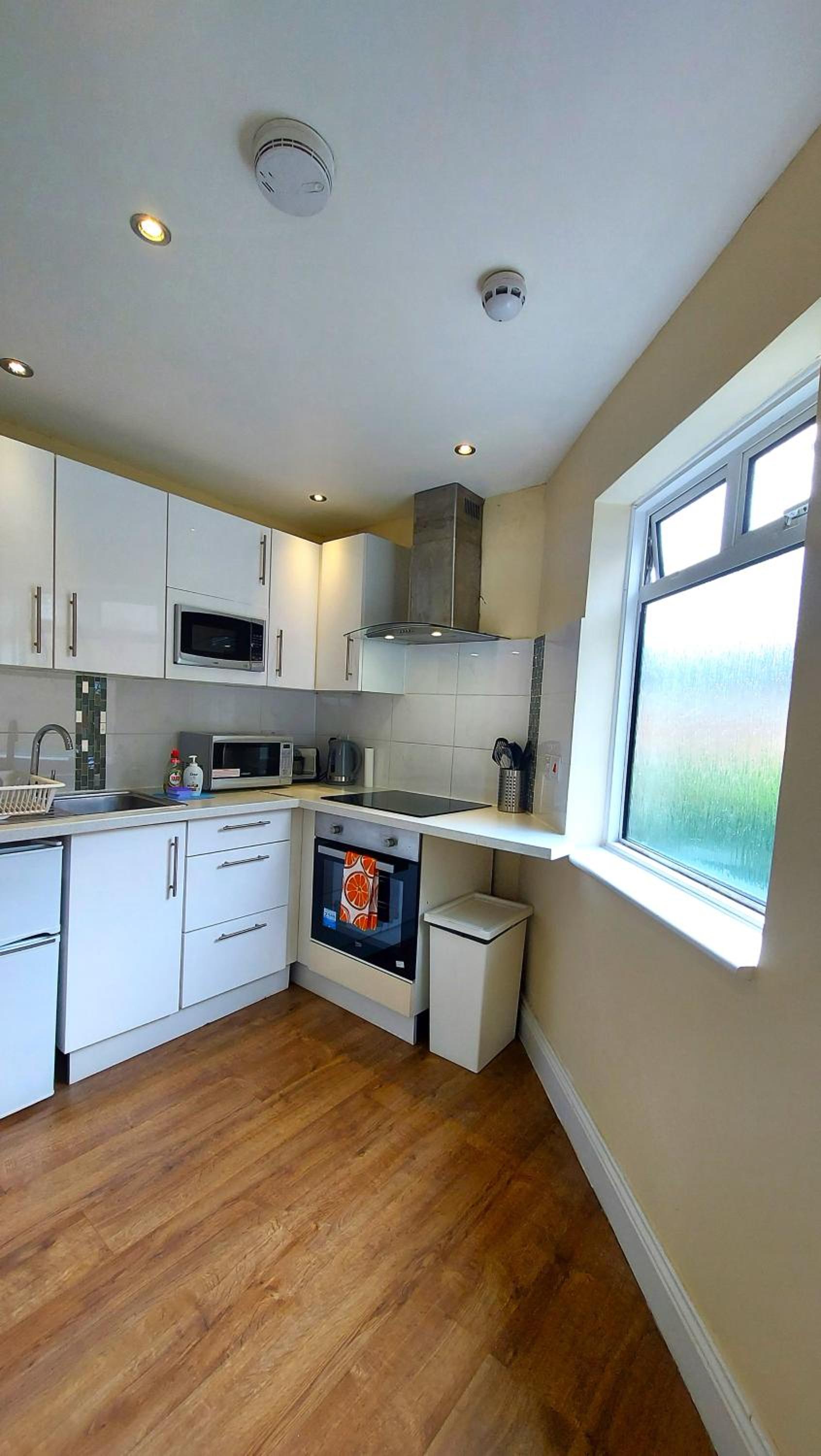 Fine Studio Flat - Shepherds Bush-Notting Hill