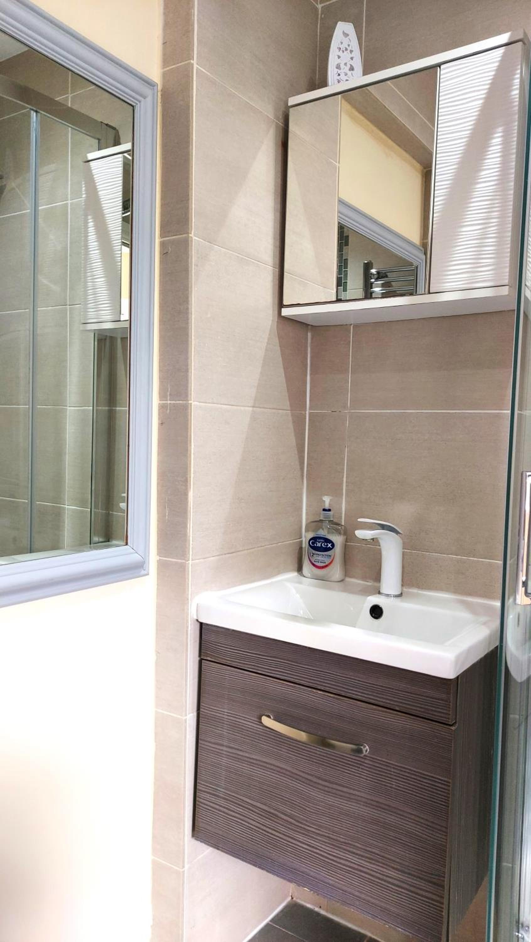 Fine Studio Flat - Shepherds Bush-Notting Hill
