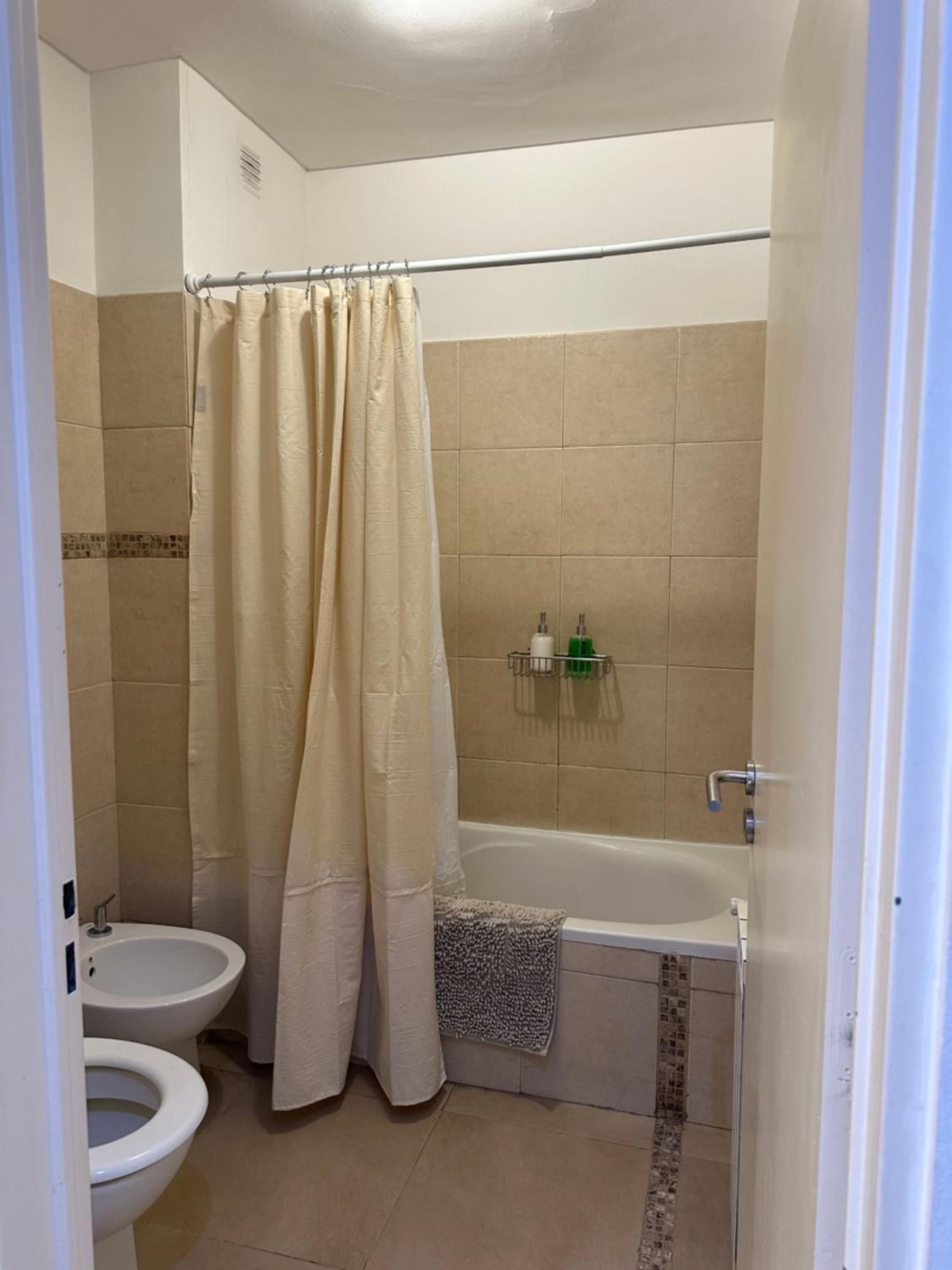 Departamento en Sarmiento y Av.Alem