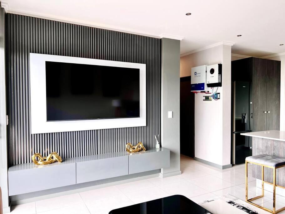 Cozy 2 bedroom apartment Sandton