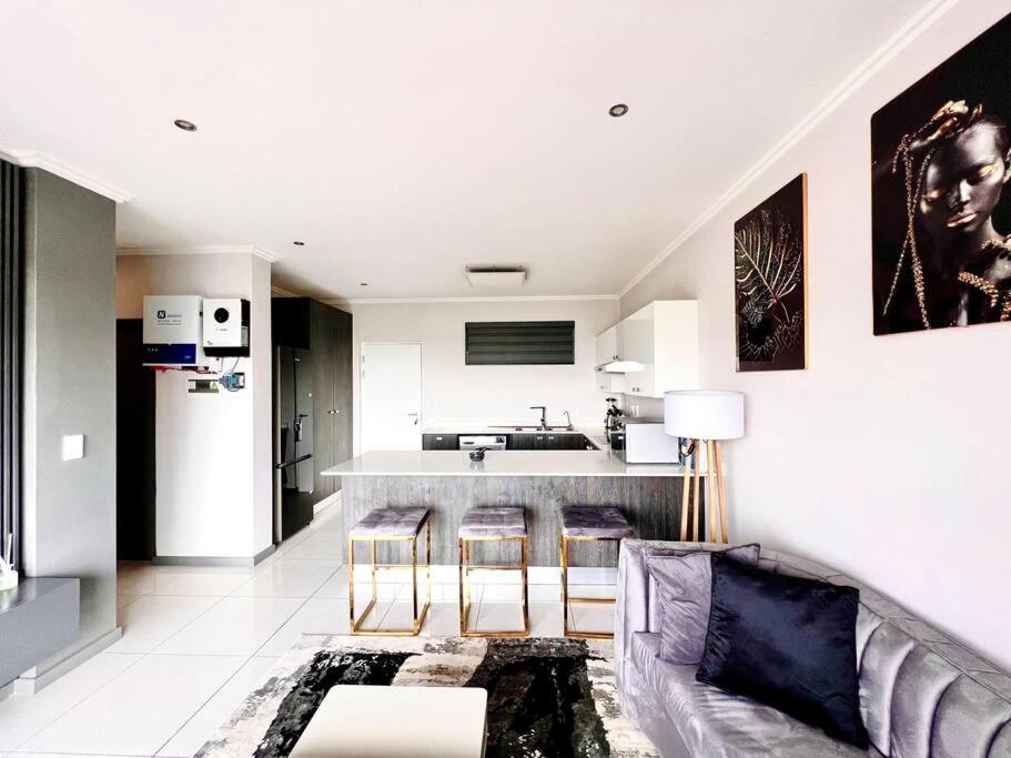 Cozy 2 bedroom apartment Sandton