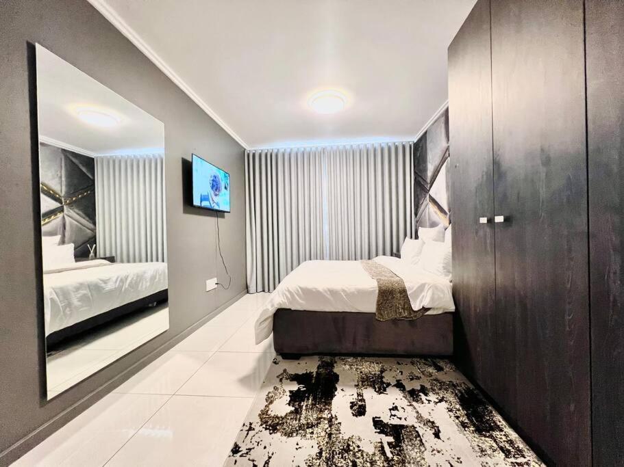 Cozy 2 bedroom apartment Sandton