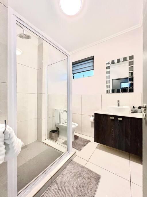 Cozy 2 bedroom apartment Sandton