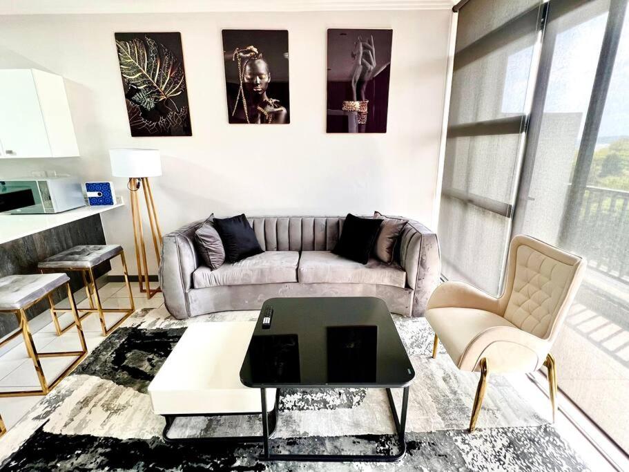 Cozy 2 bedroom apartment Sandton