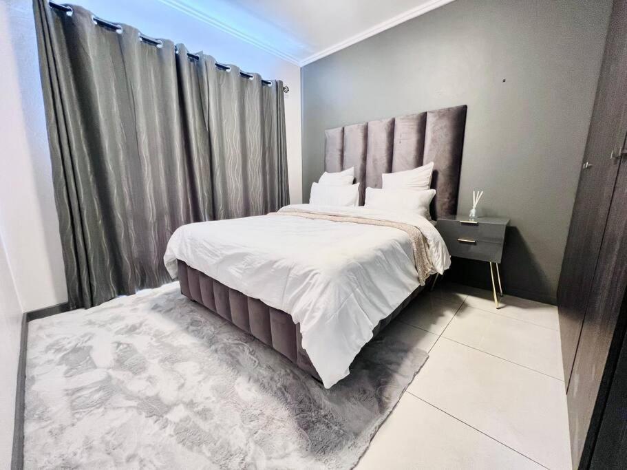 Cozy 2 bedroom apartment Sandton