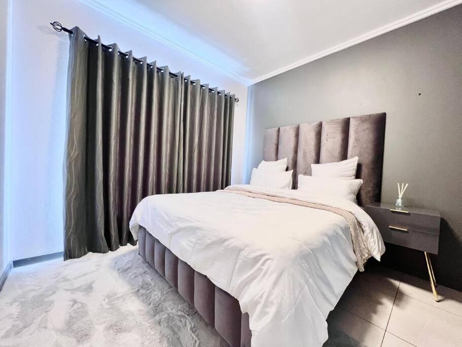 Cozy 2 bedroom apartment Sandton