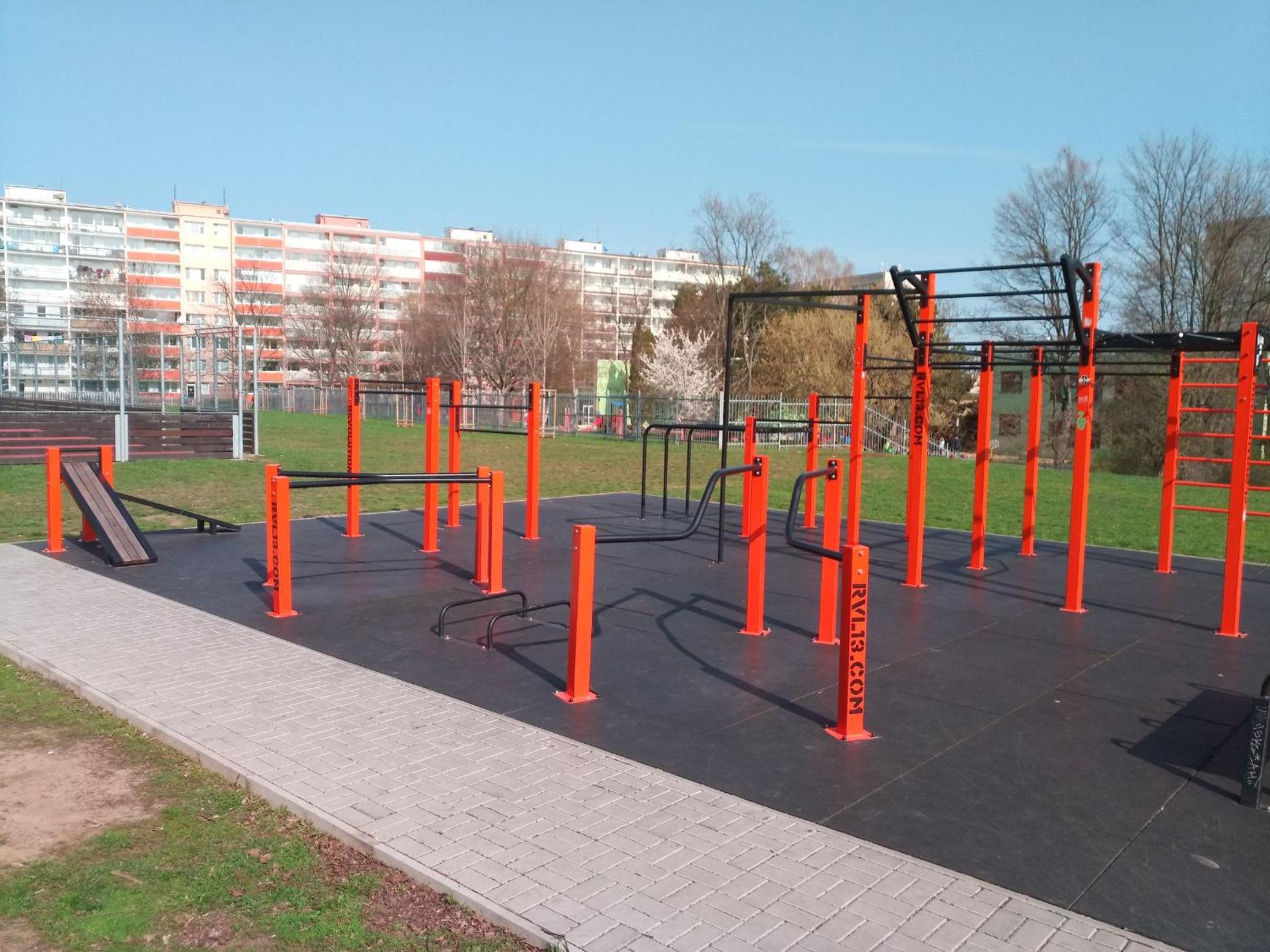 Apartmán u METRA, 4 hosté, parking free, blízko O2 arena
