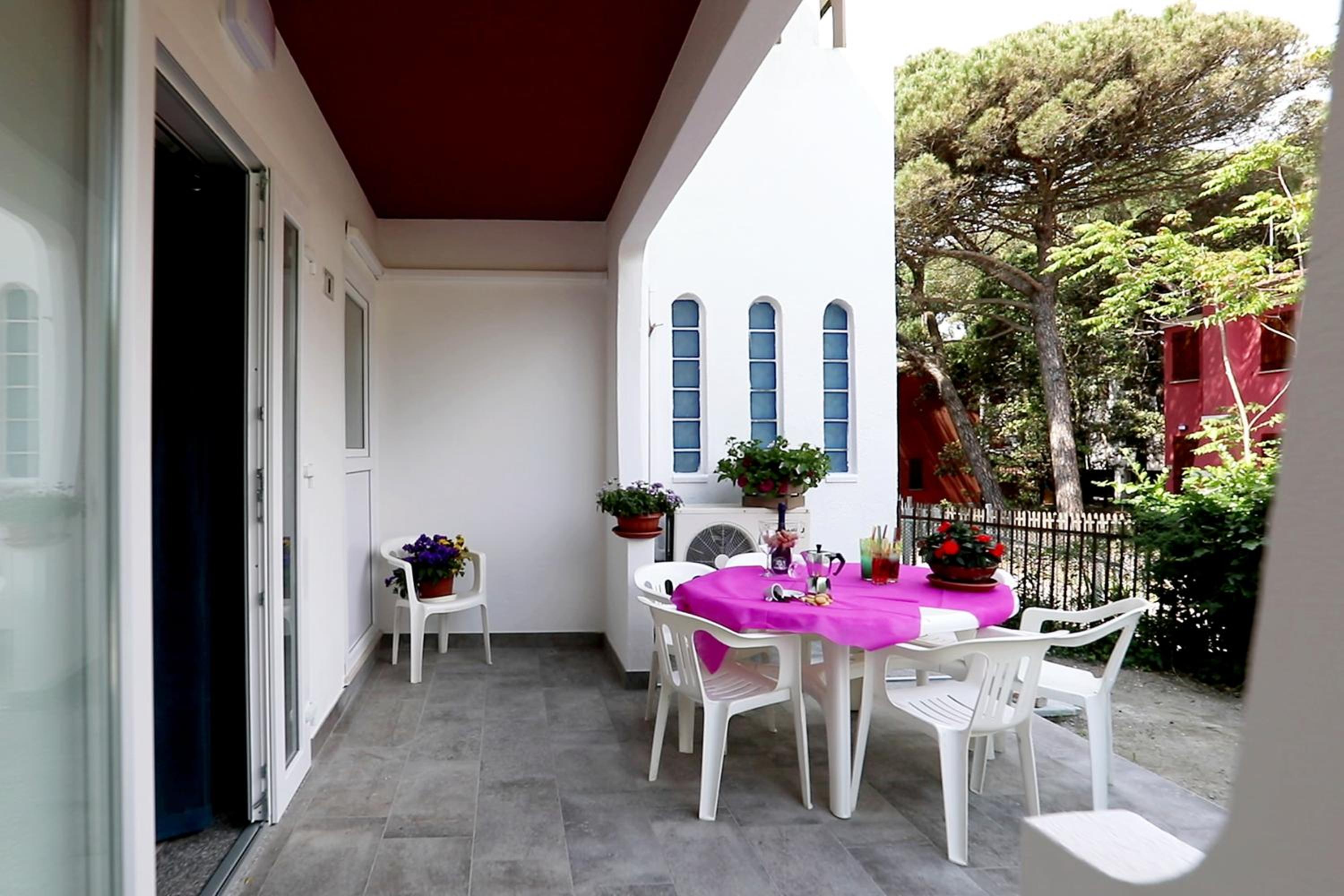 Villa Iota