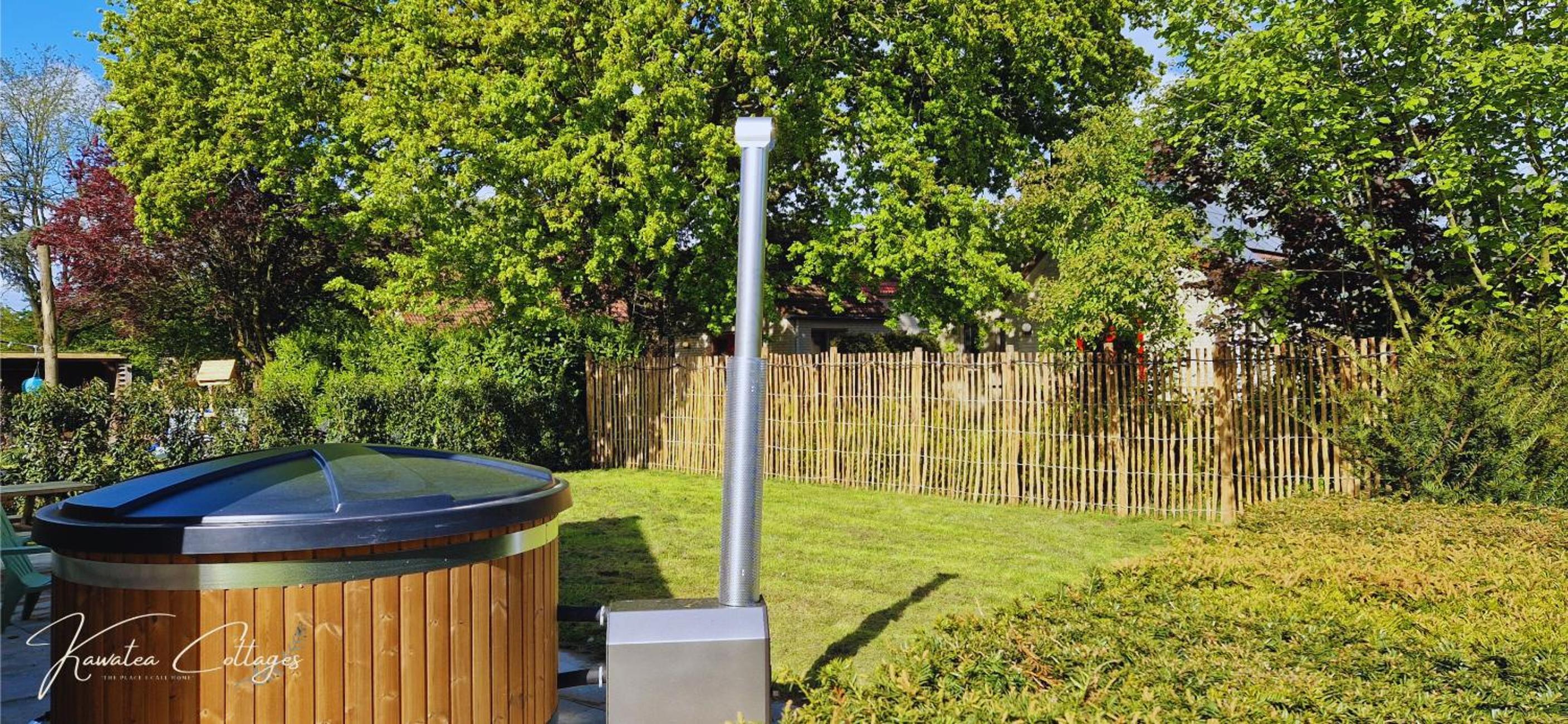 Lakestyle wellness met hottub en BBQ bij meer in Gelderland view 3