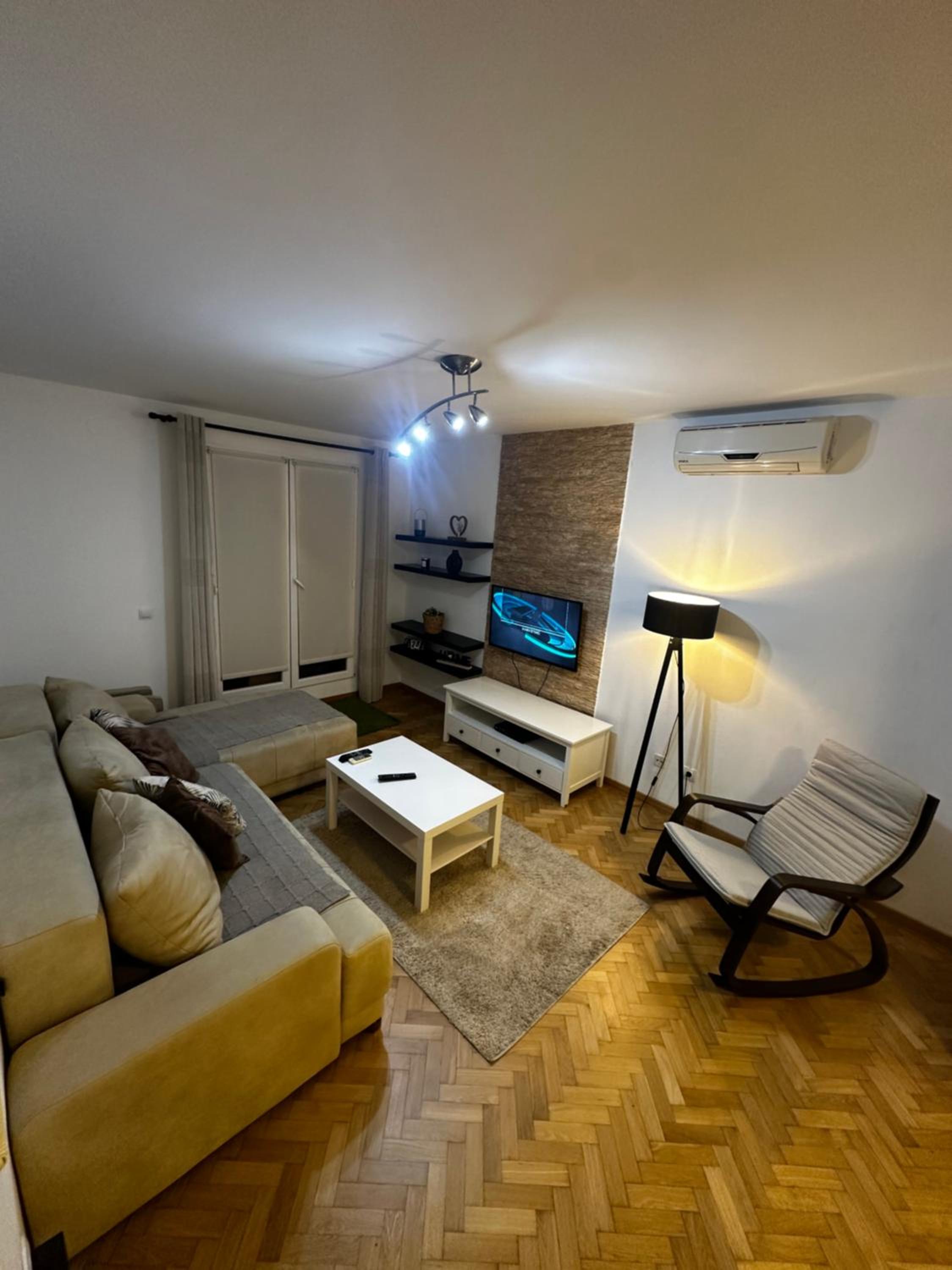 City apartment with the sea view