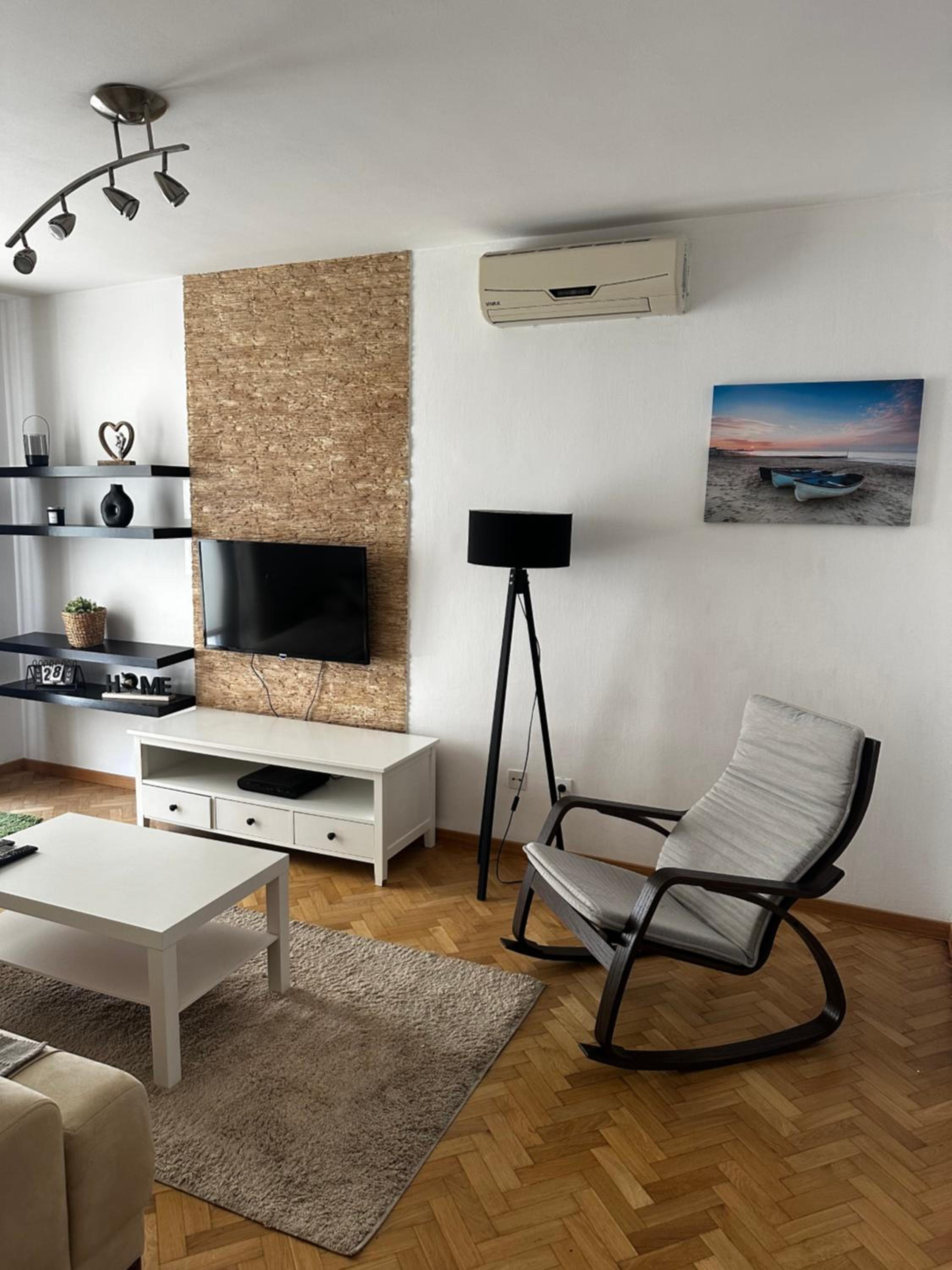 City apartment with the sea view