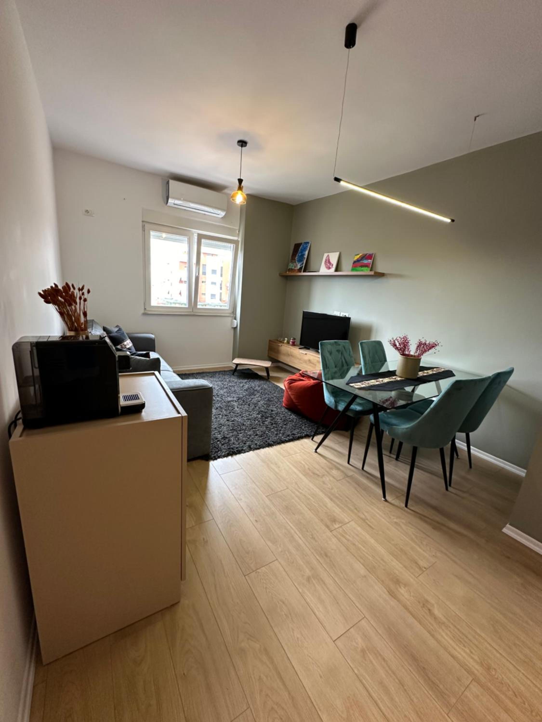 Urban Charm Apt With Jacuzzi