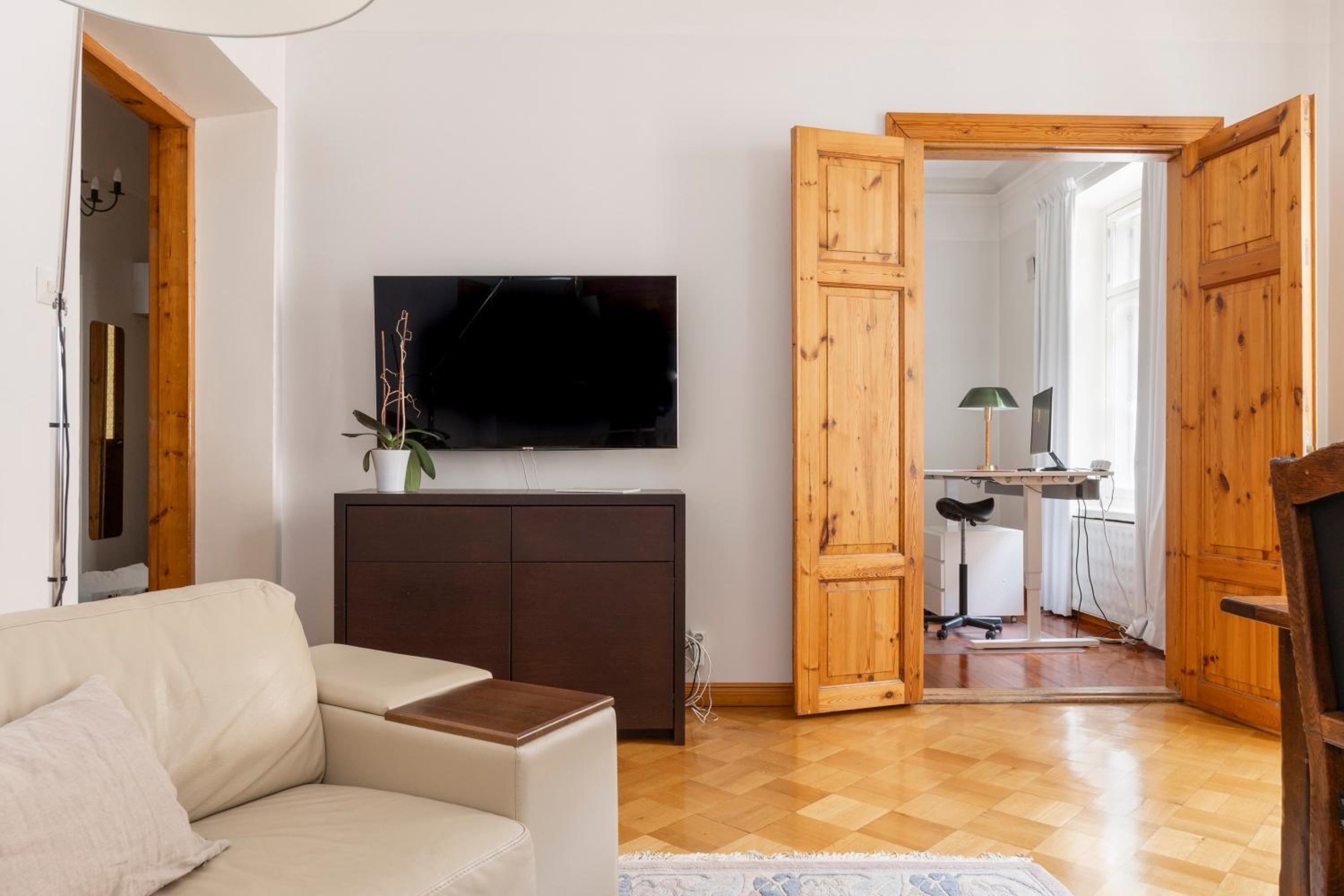 Charming Flat in Design District