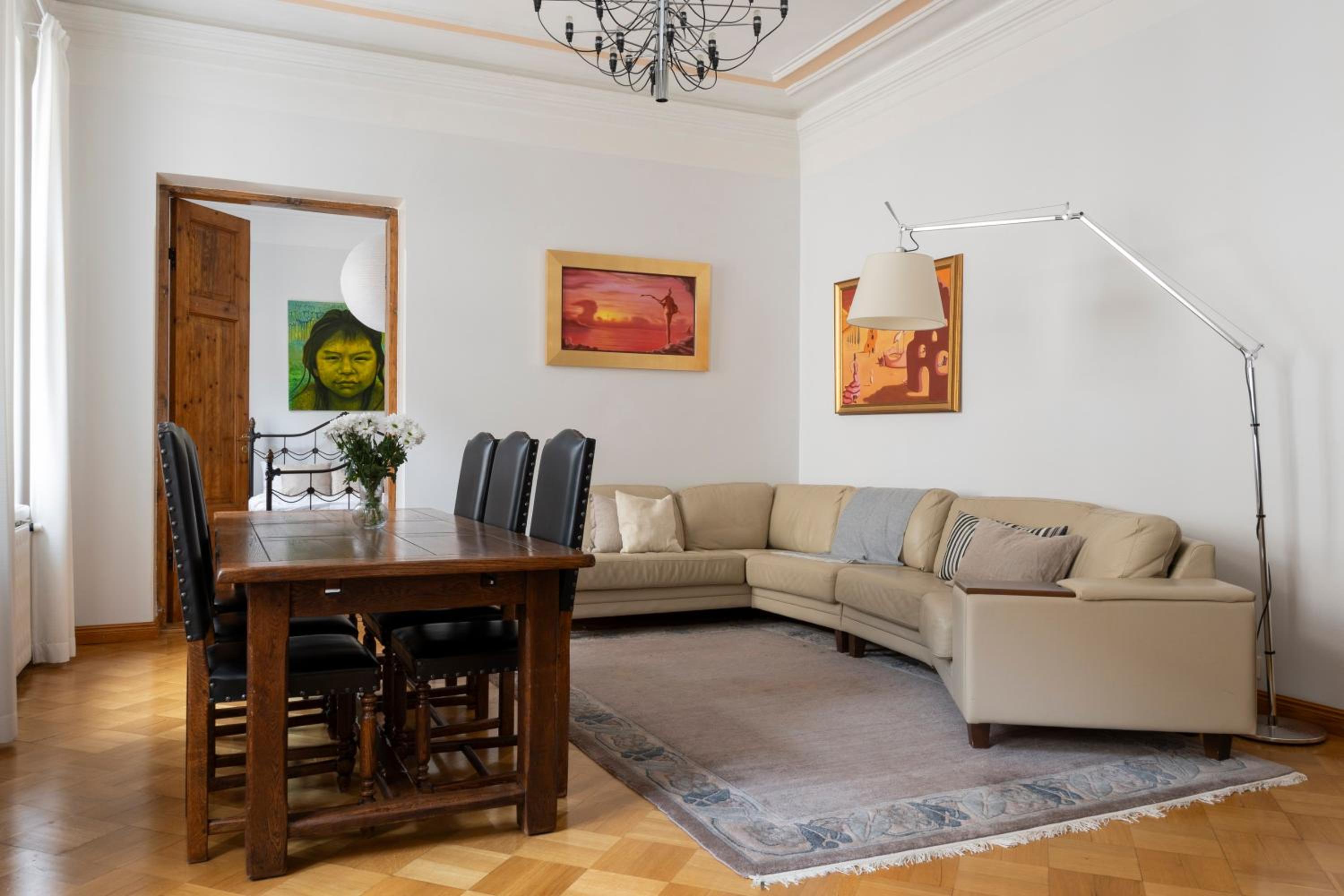 Charming Flat in Design District