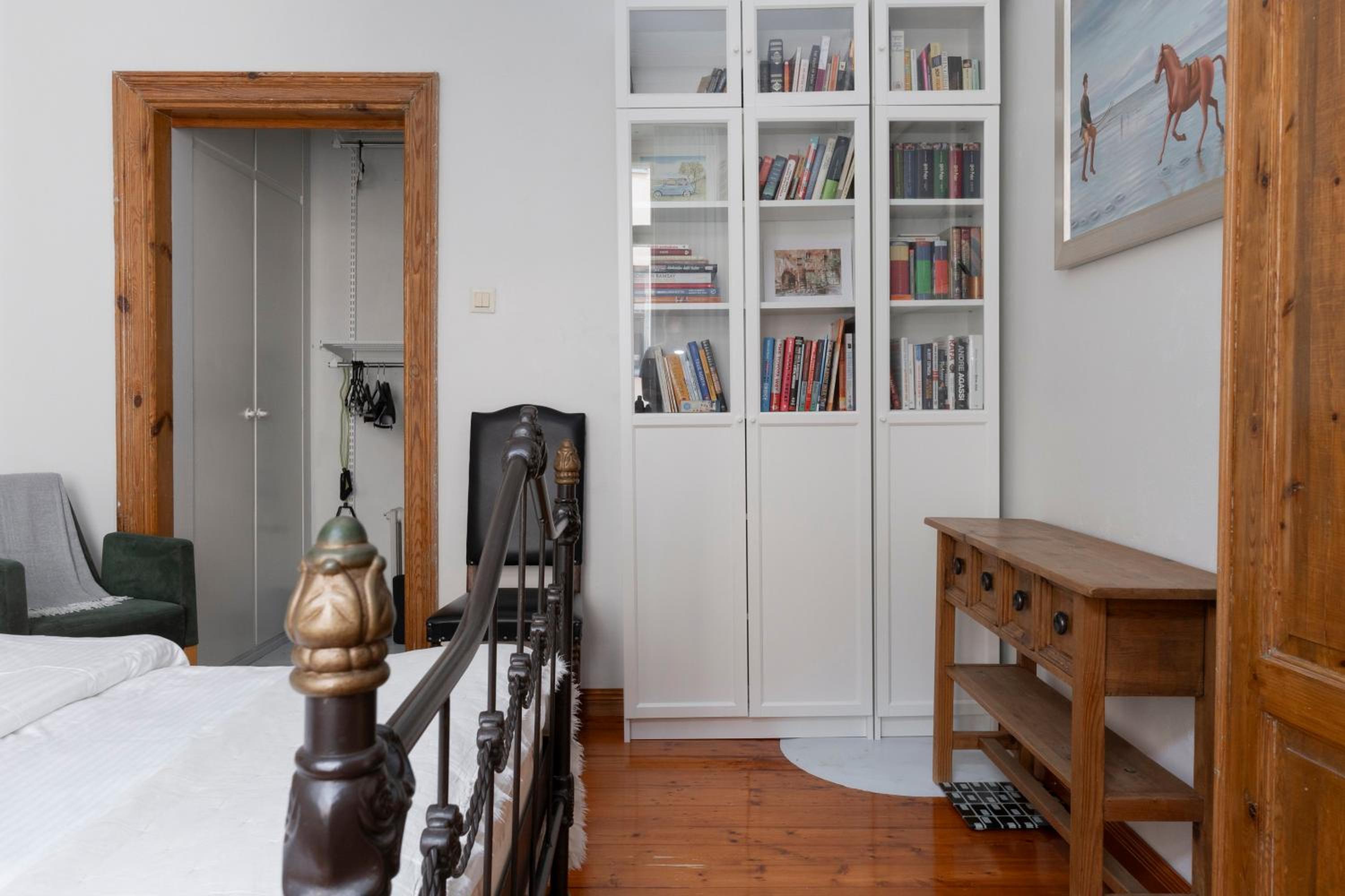 Charming Flat in Design District