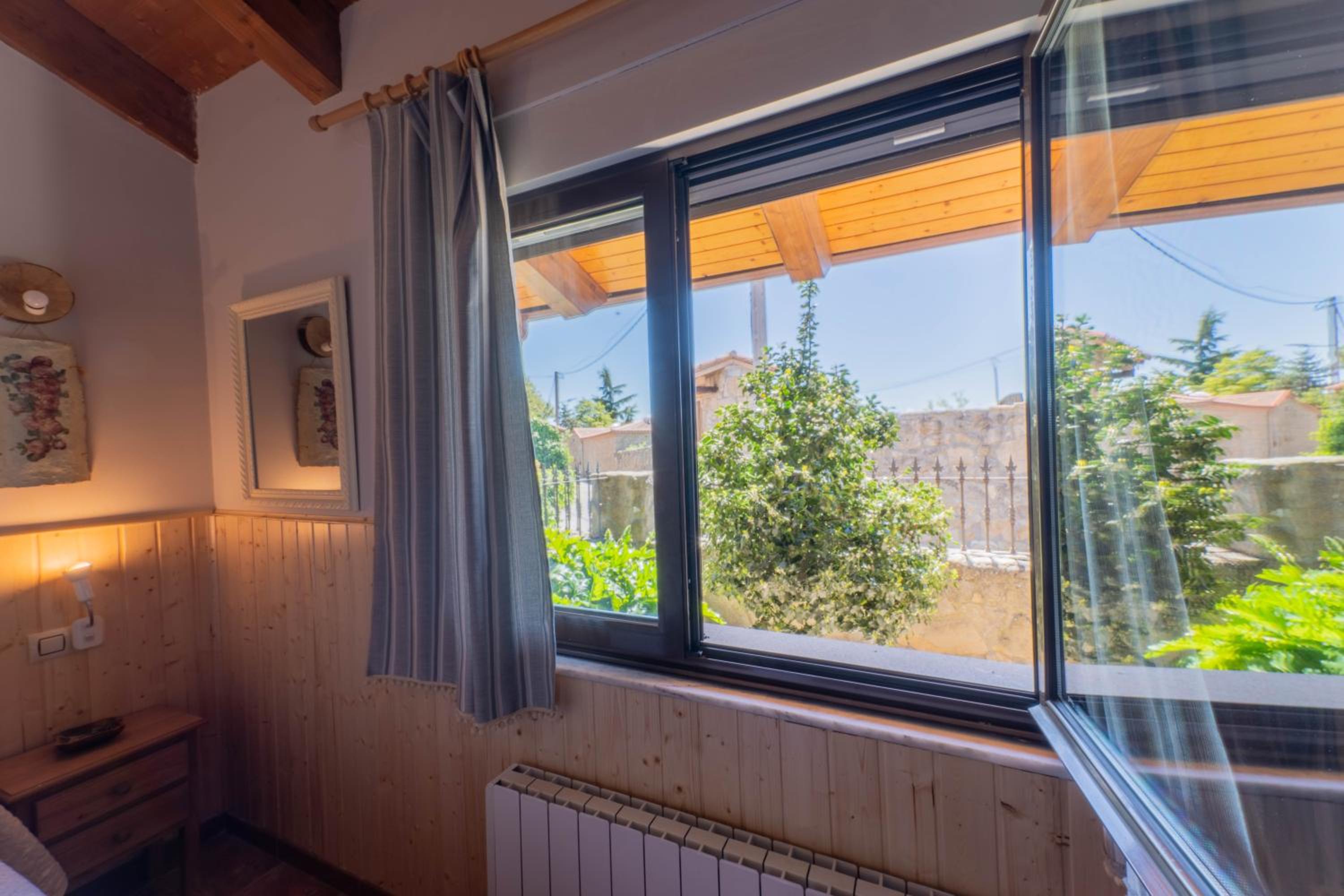 Casa rural Los Cántaros. Zarapicos
