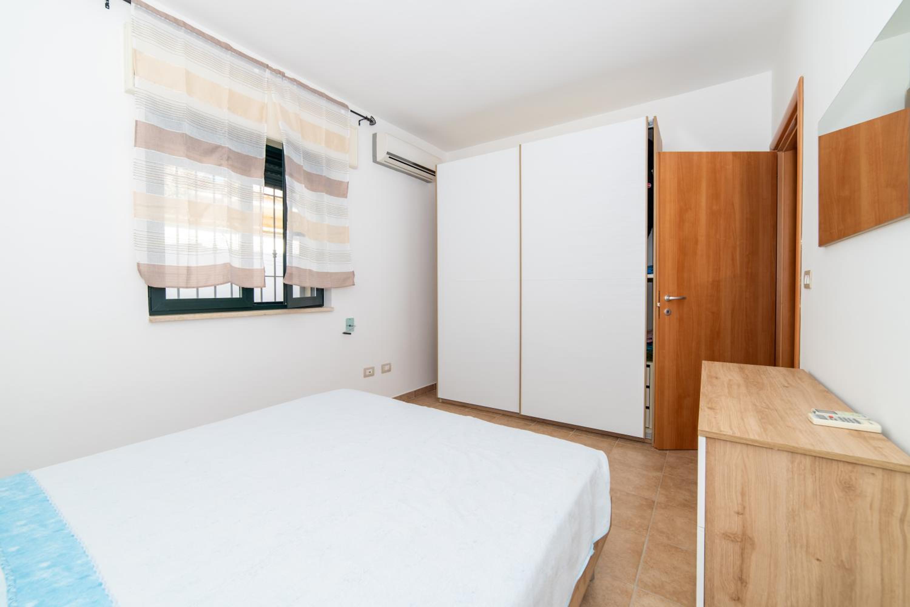 Photo 33