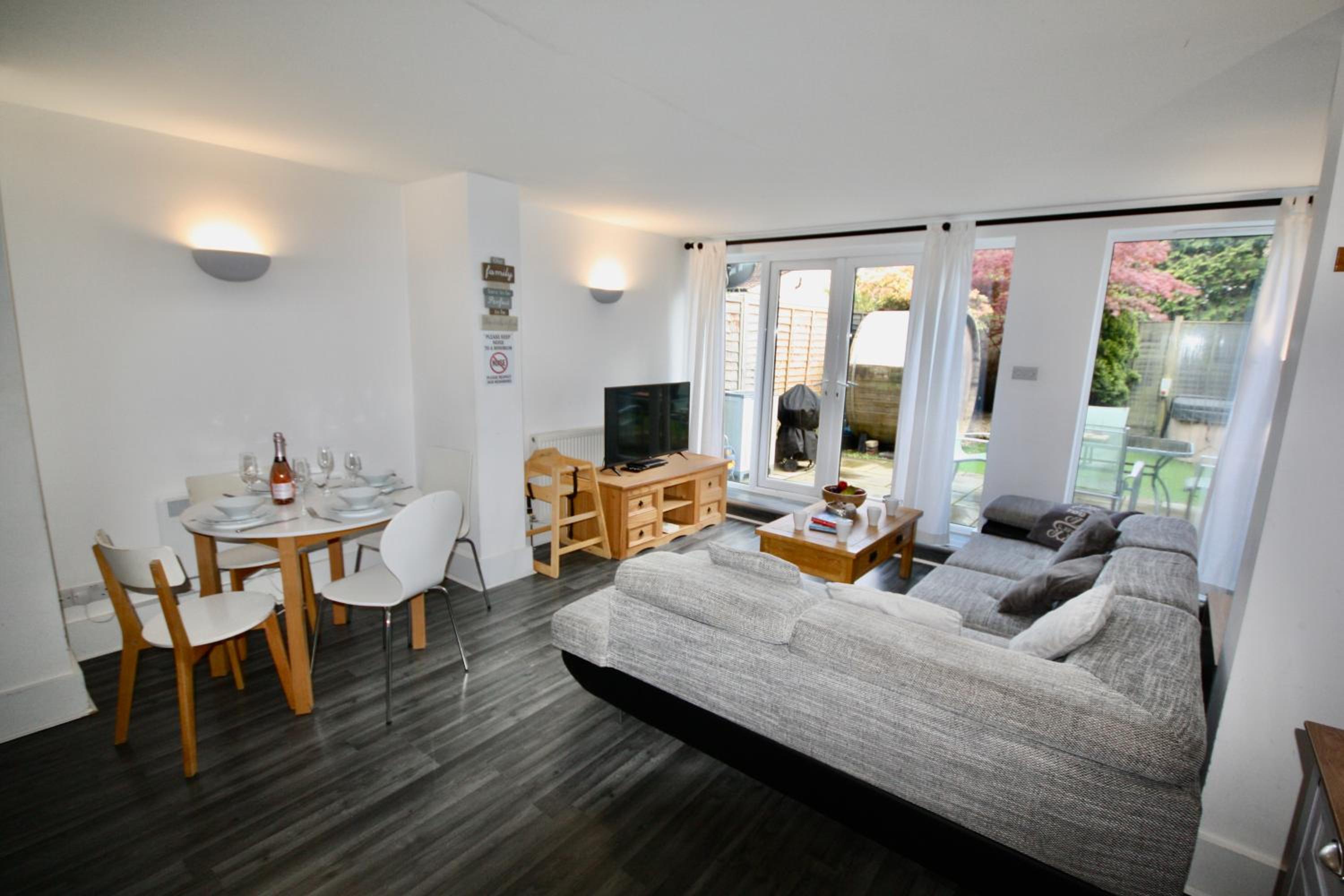 Bournemouth Hot Tub & Sauna Holiday Let