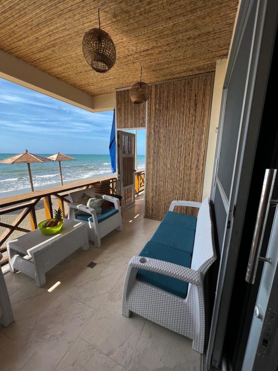 APARTASUITE A UN PASO DEL MAR