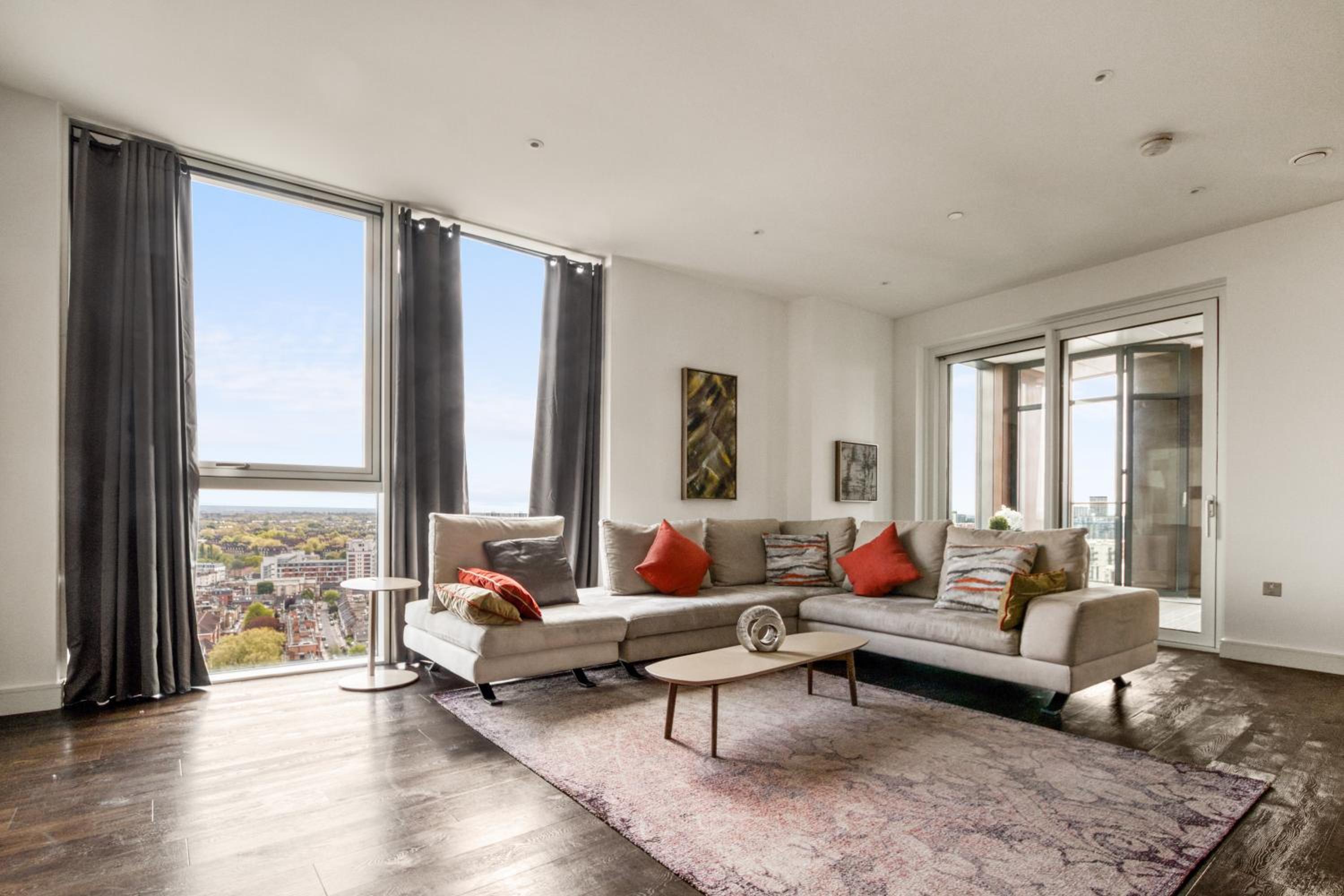 Stunning 360º View Luxurious Penthouse