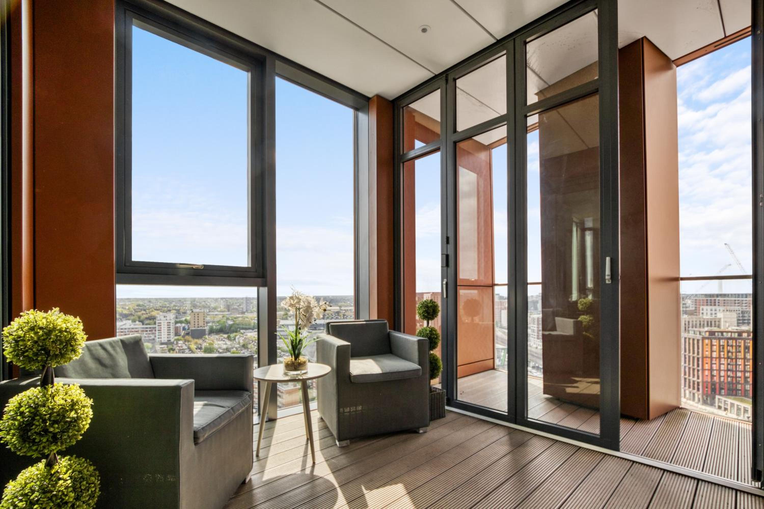 Stunning 360º View Luxurious Penthouse