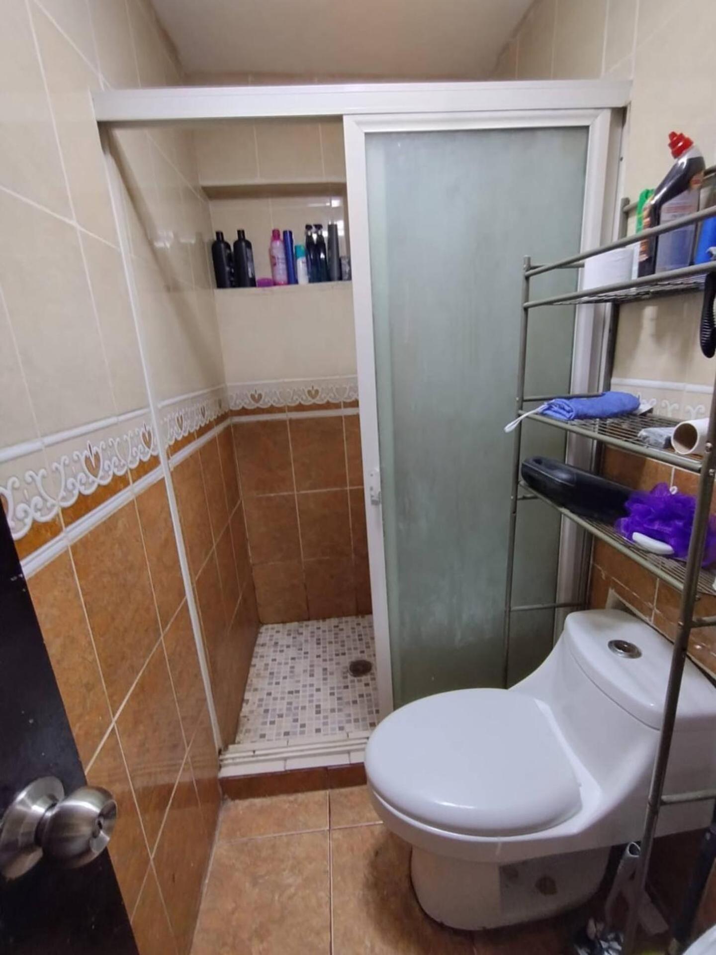 Habitación 2 Camas Individuales, Baño Compartido view 4