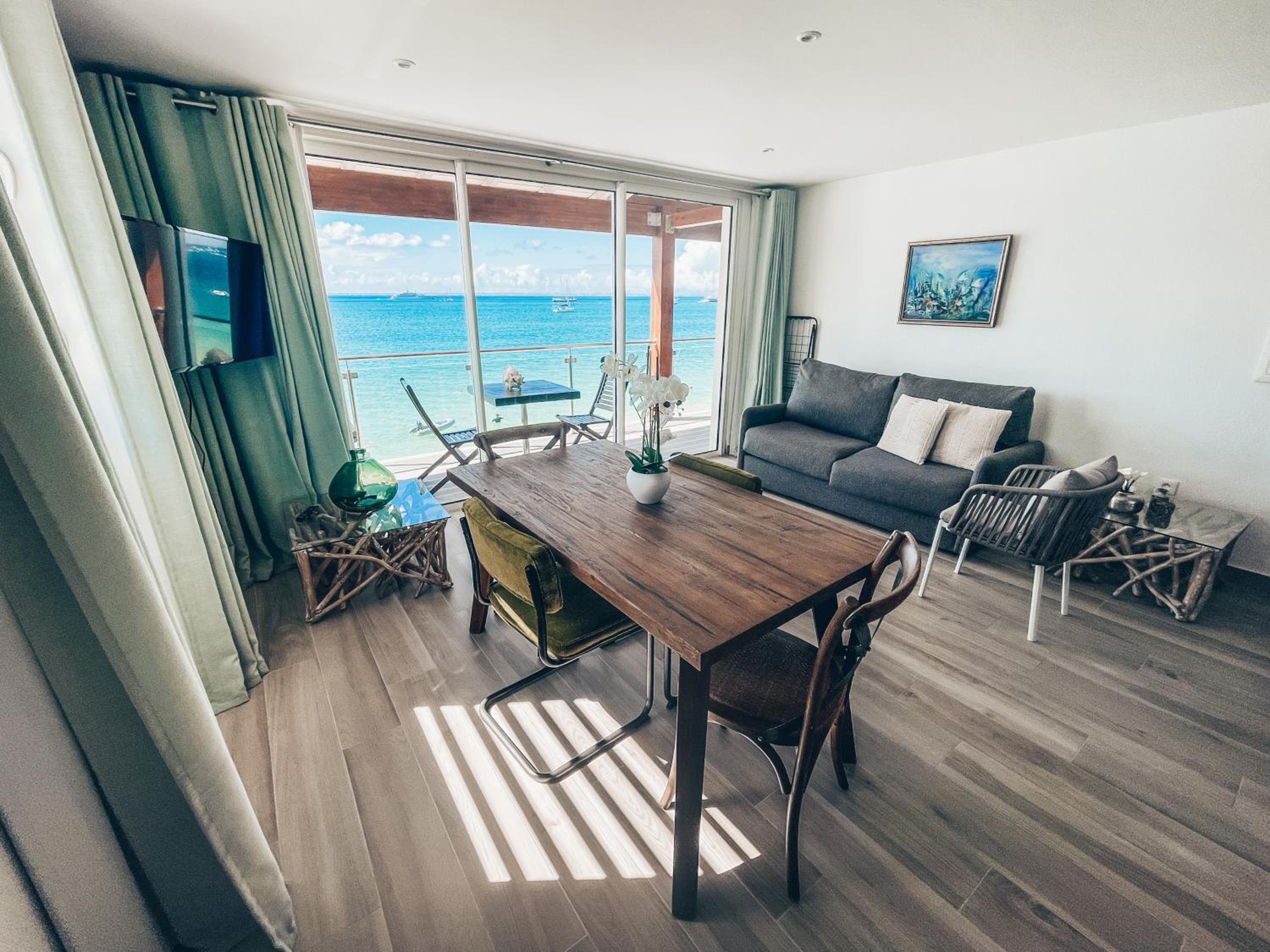 Joliebeachsxm