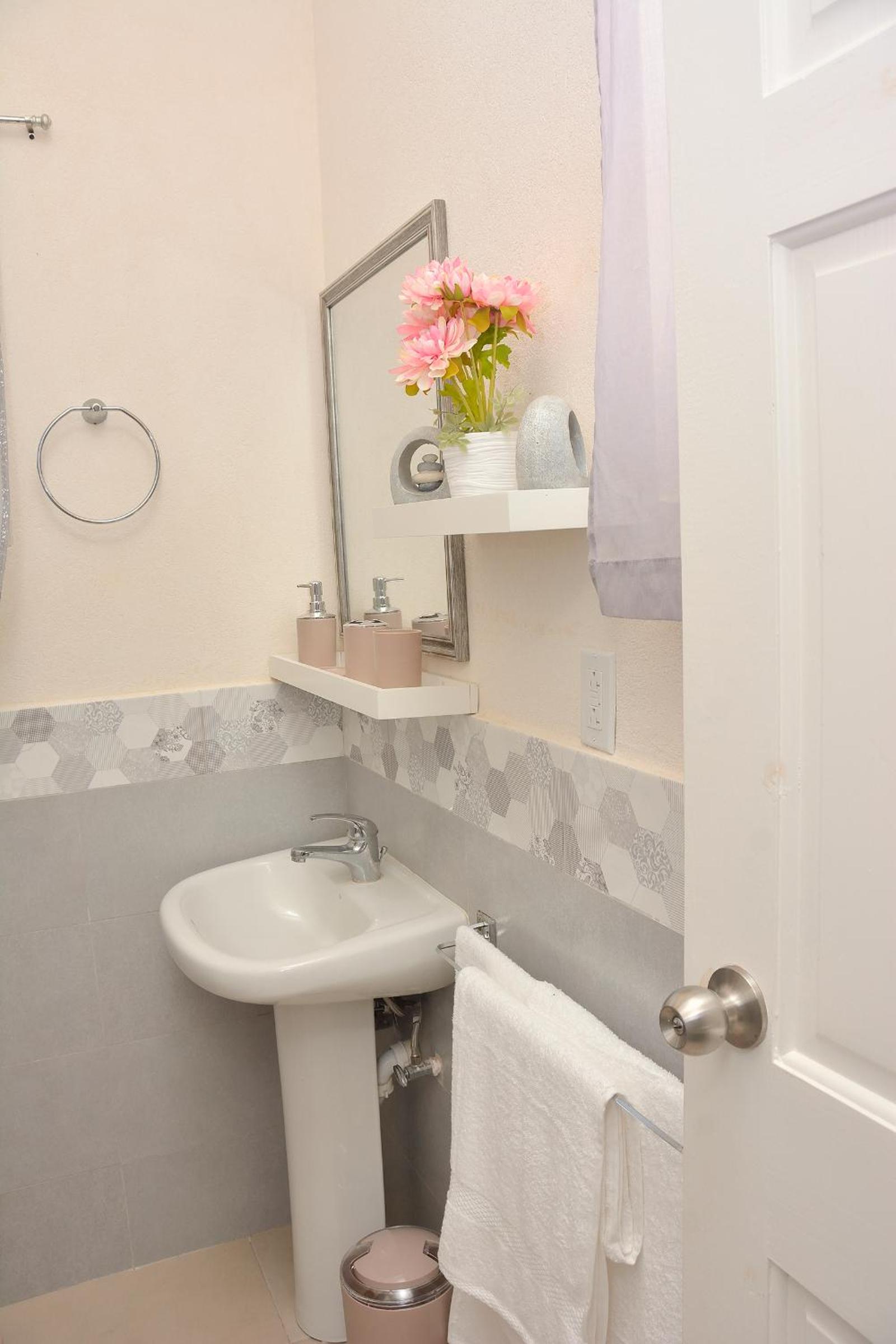 BreezeVille 2BR Cosy Apartment - with car optional