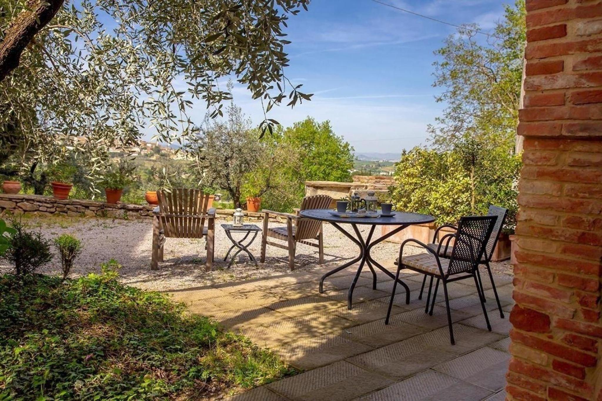 Wunderschöne Ferienwohnung in Monte San Savino mit gemeinschaftlichem Pool, Garten und Grill view 3