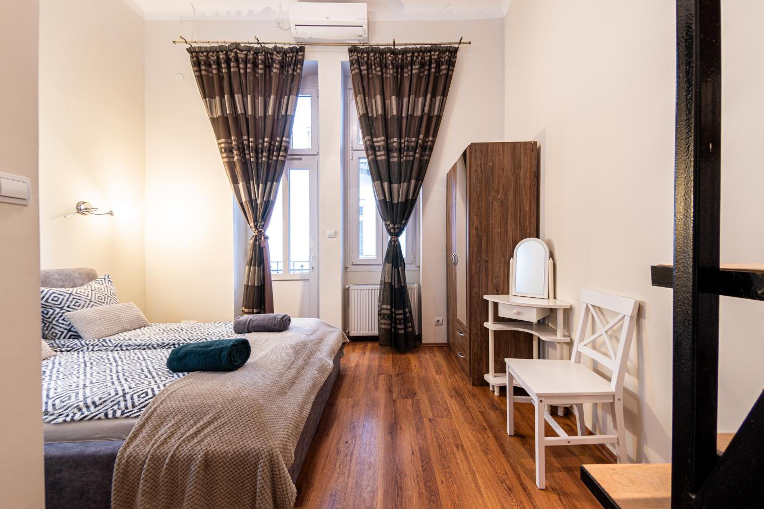 Urban Rooms