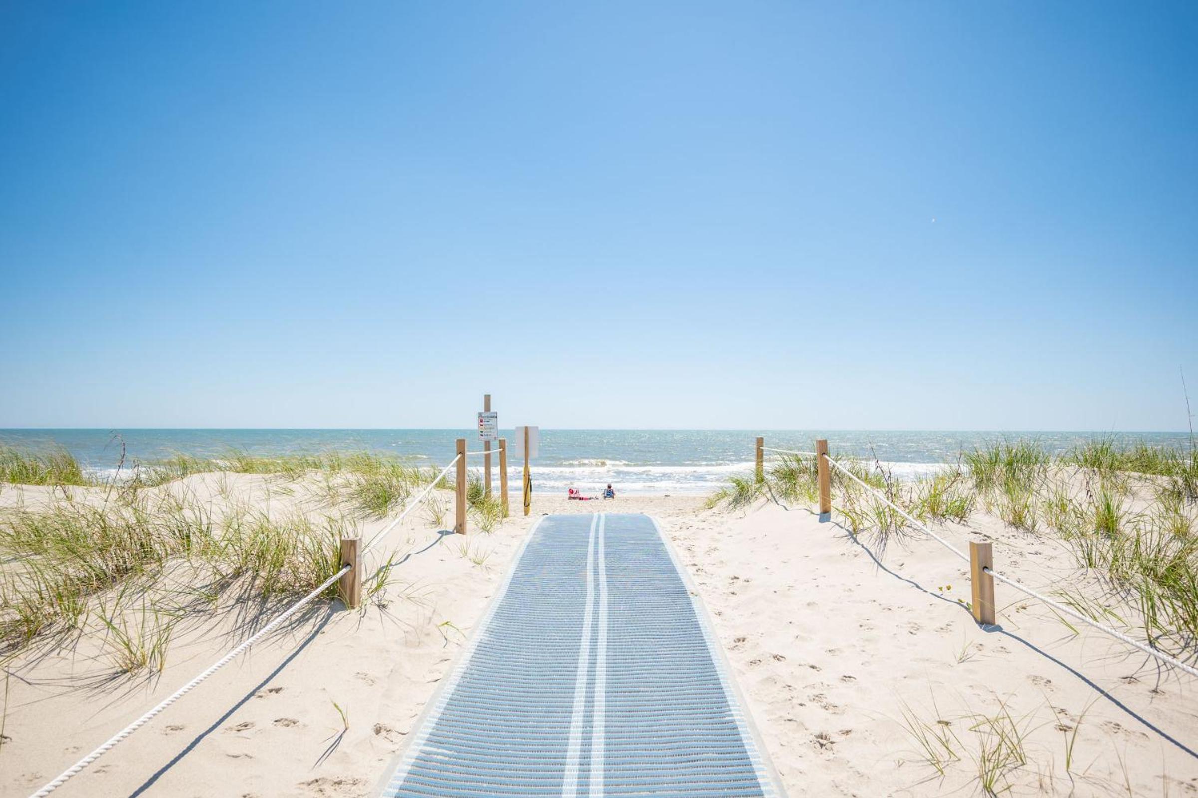Sea-Batical by Oak Island Accommodations view 4