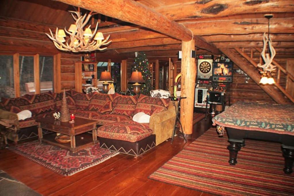 The Kresge Kabin - Authentic Grand Log Cabin. view 2