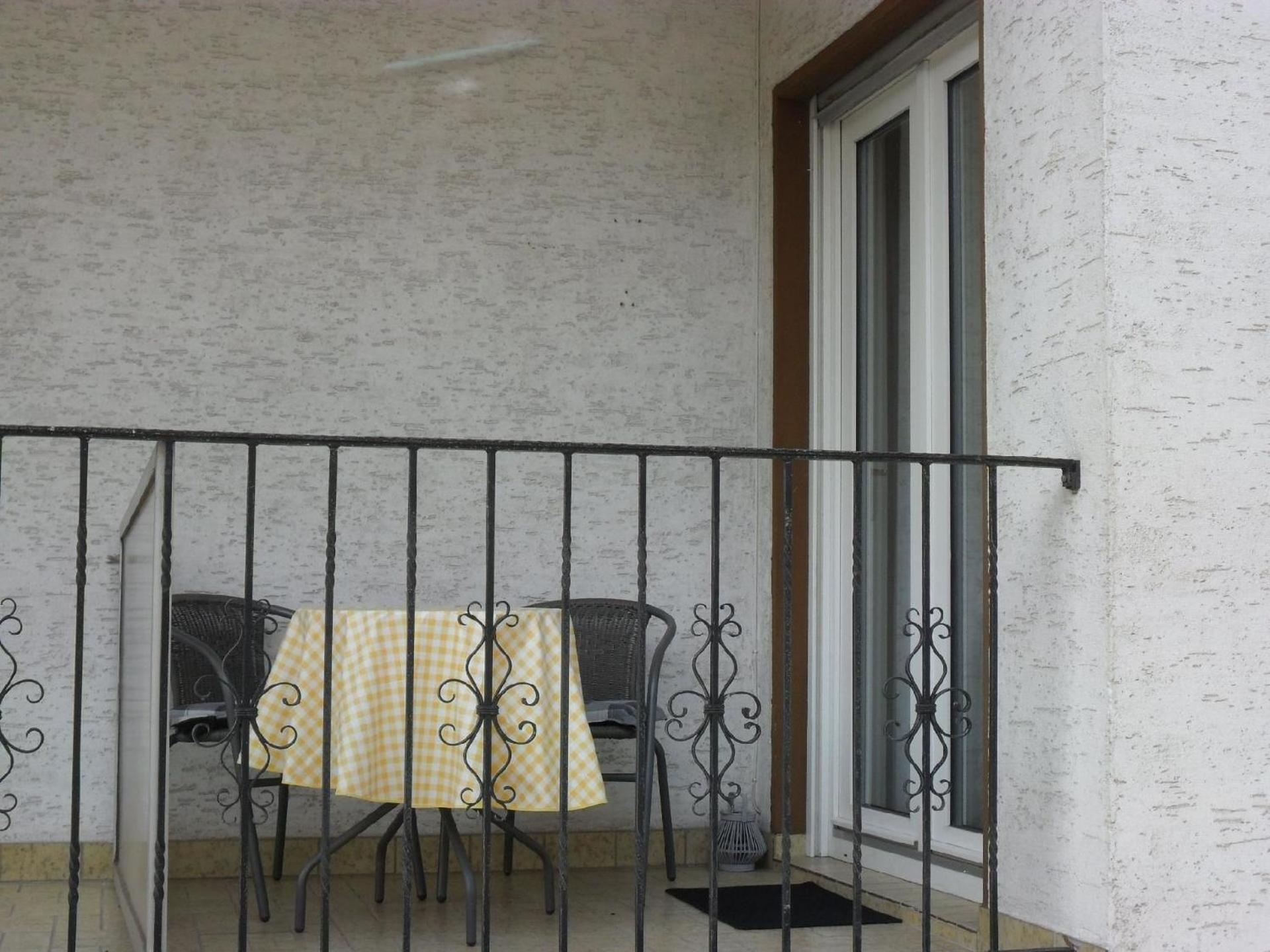 Tolle Ferienwohnung in Bad Neuenahr mit kleinem Balkon - b48691