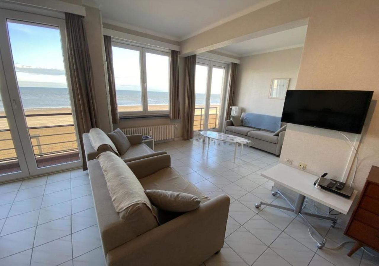 Studio lumineux sur la digue à Knokke