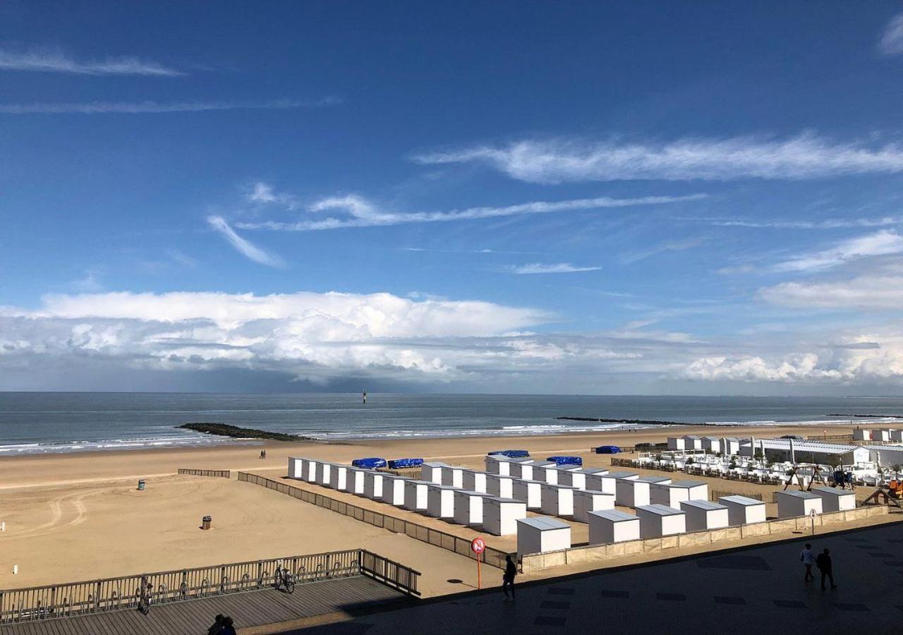 Studio lumineux sur la digue à Knokke