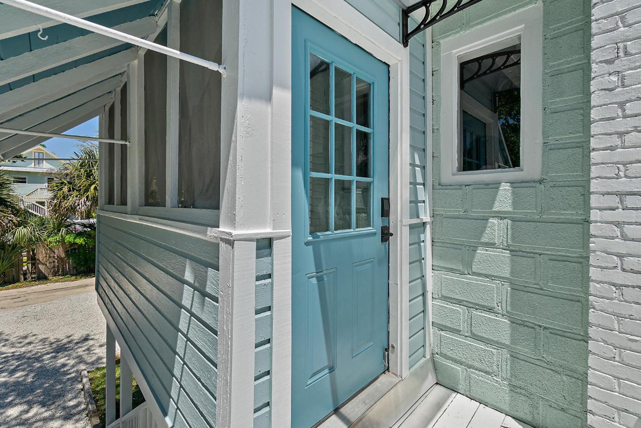 Casa Bella- Chic, Retro Apt- Steps to Historic District!