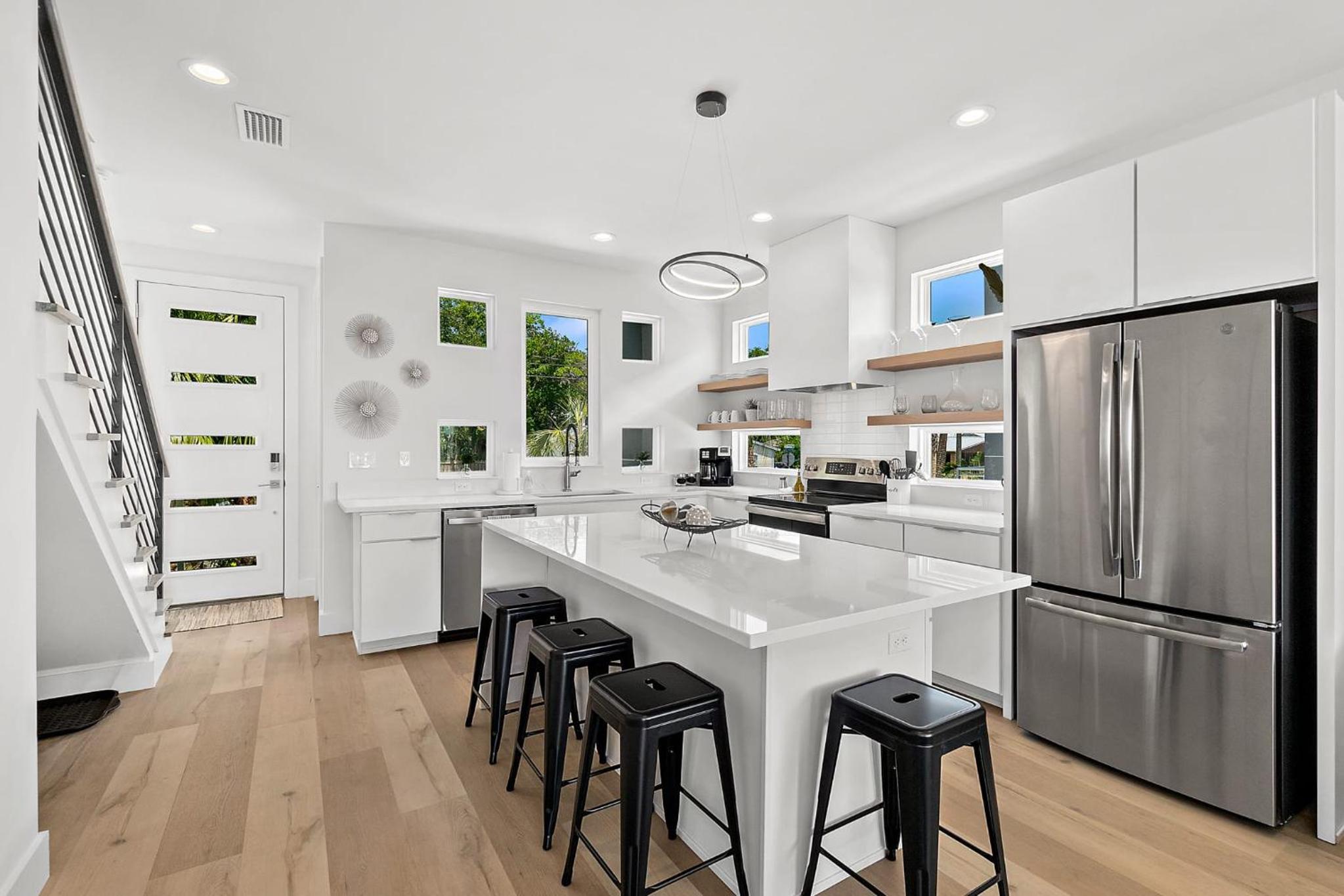 200 Riberia - Downtown Waterfront Luxury Home view 2