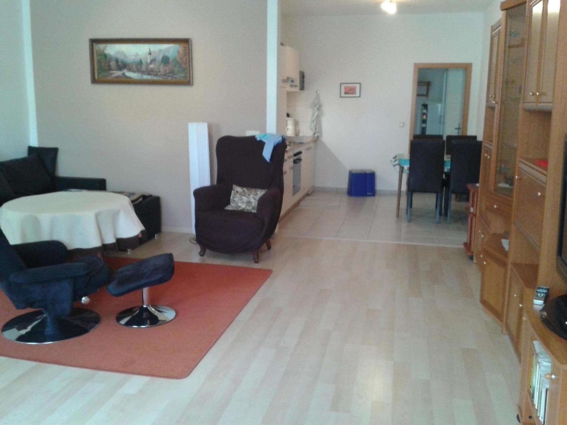 Ferienwohnung in Redewisch mit Sitzecke im Grünen , Grillmöglichkeit vorhanden