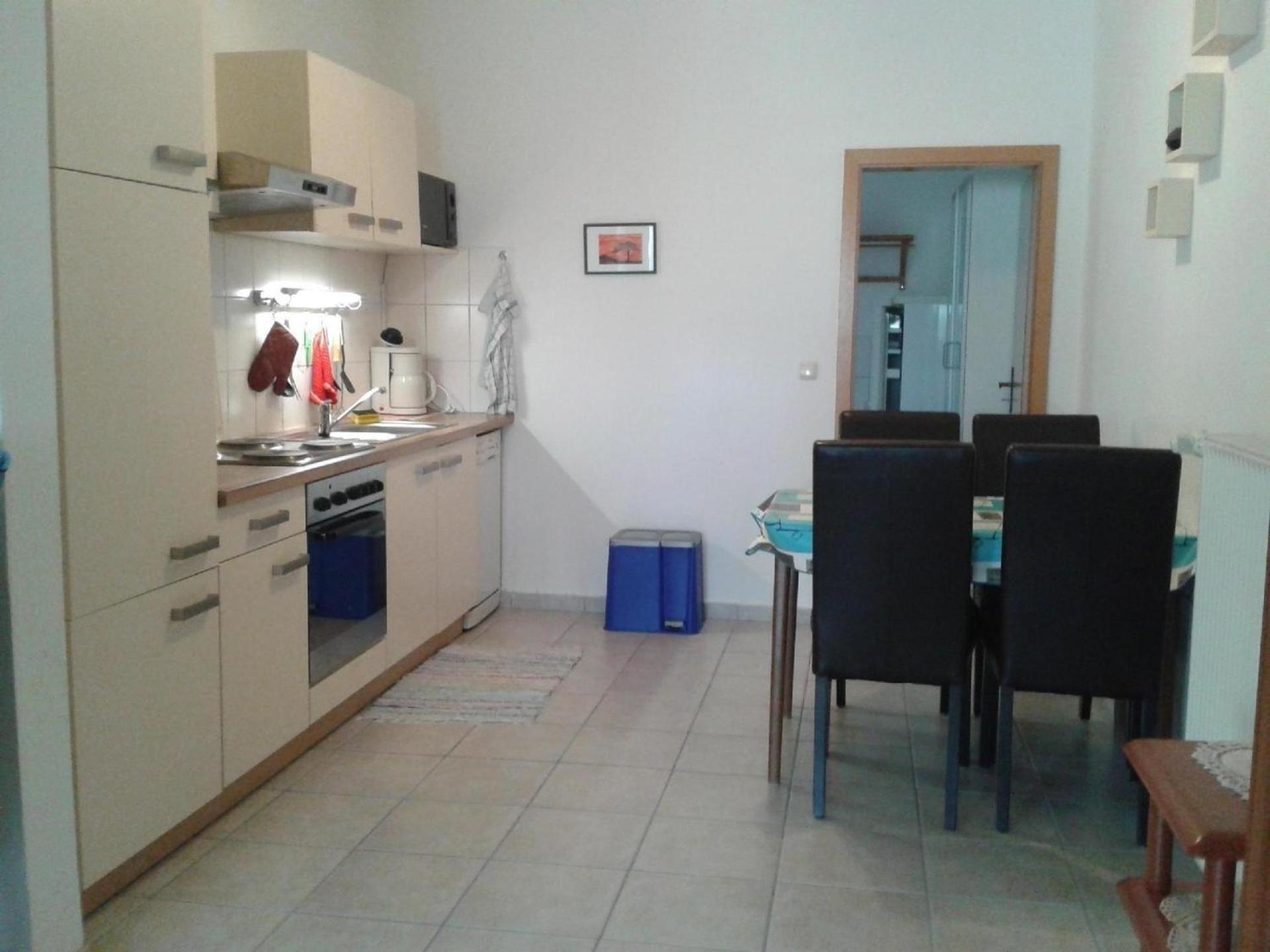 Ferienwohnung in Redewisch mit Sitzecke im Grünen , Grillmöglichkeit vorhanden