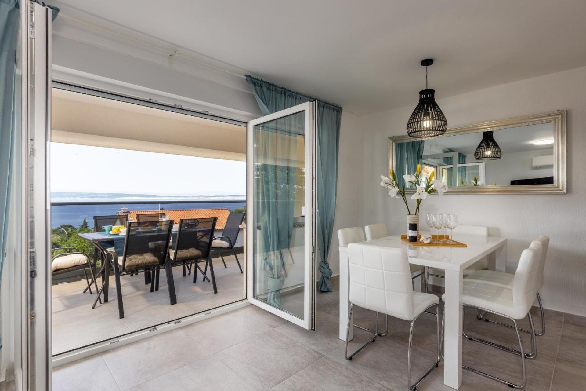 Wunderschöne Ferienwohnung in Crikvenica mit Schöner Terrasse
