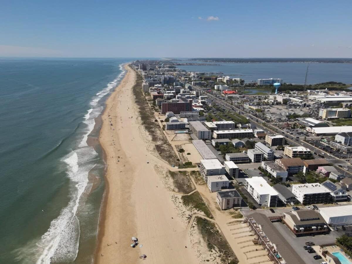 Modern 4BR Ocean Block Apt Walk to the Beach view 5