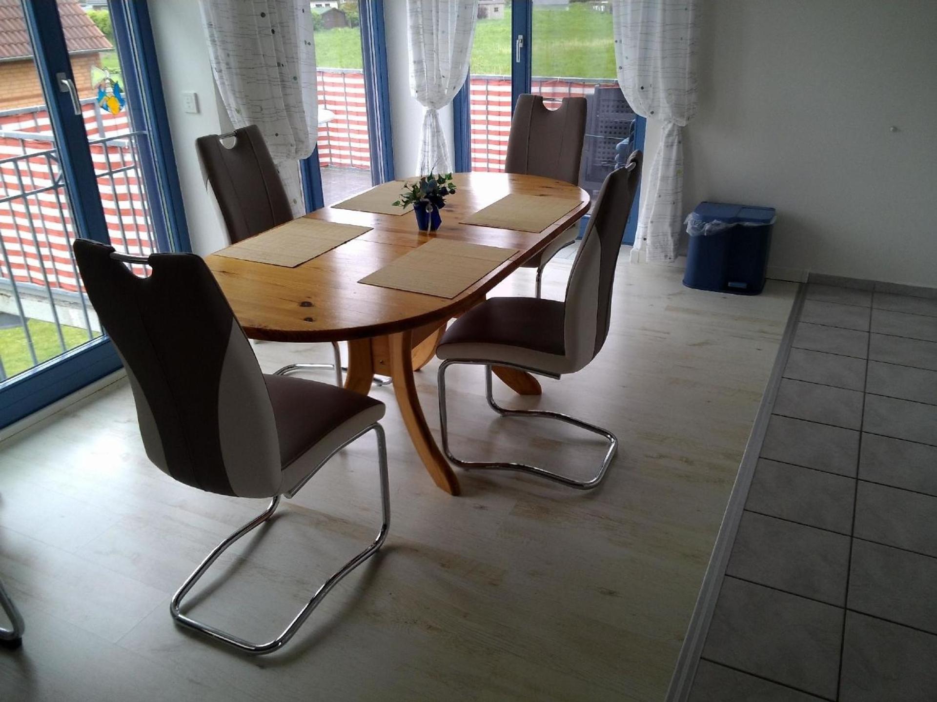 Moderne Ferienwohnung mit Balkon in Strandnähe