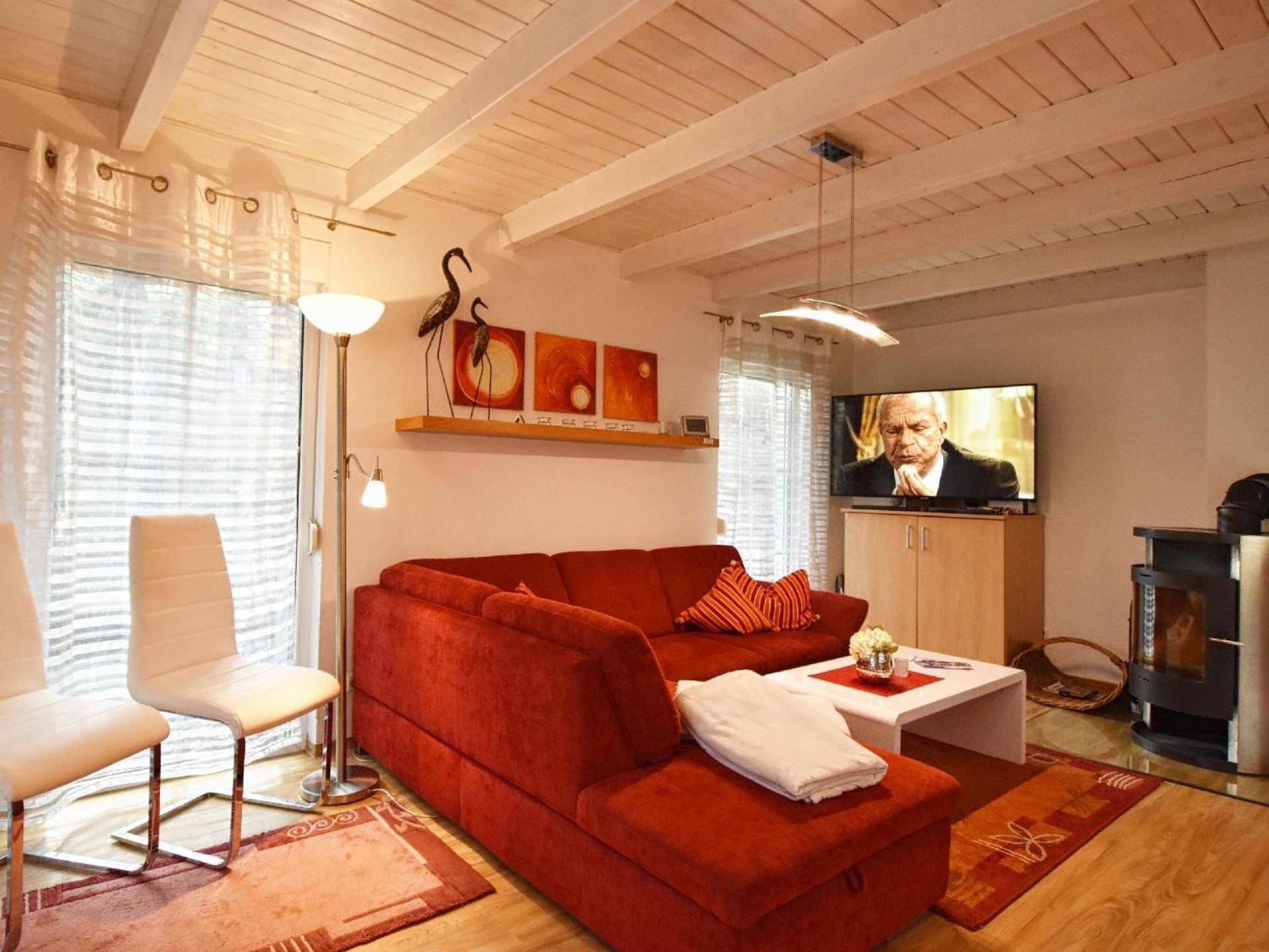 Ferienhaus in Ostseebad mit Sauna, Terrasse und Grill