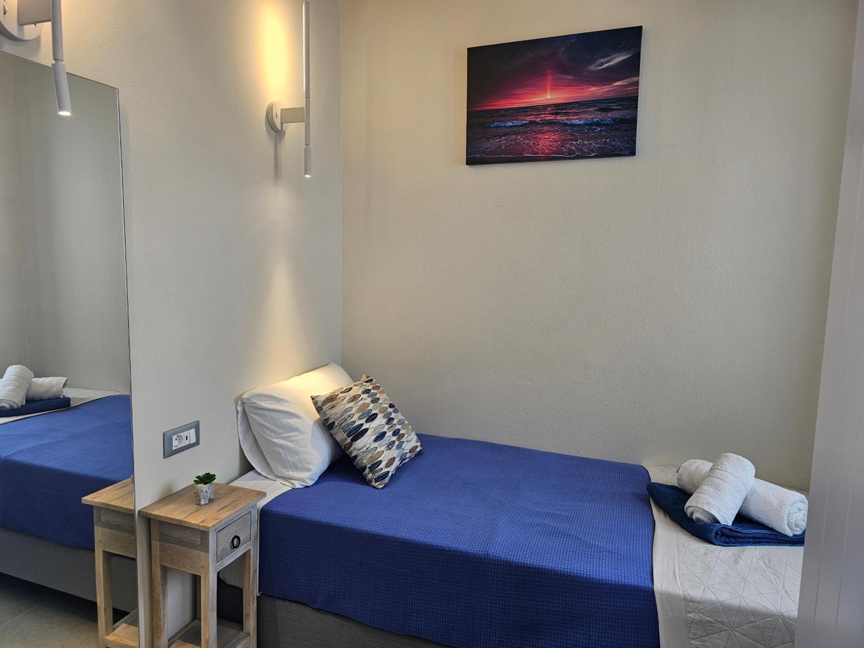 Empyreal Blue Chora photo 2