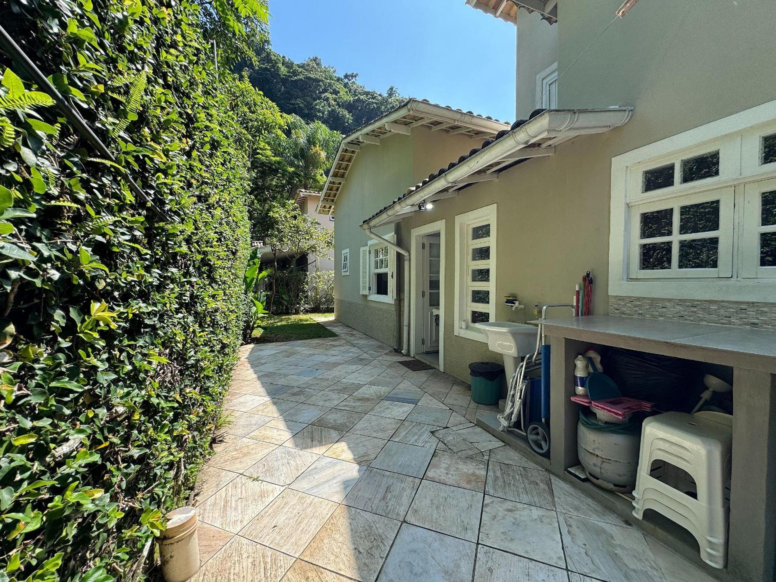 Casa com piscina privativa a 100m da Praia de Paúba